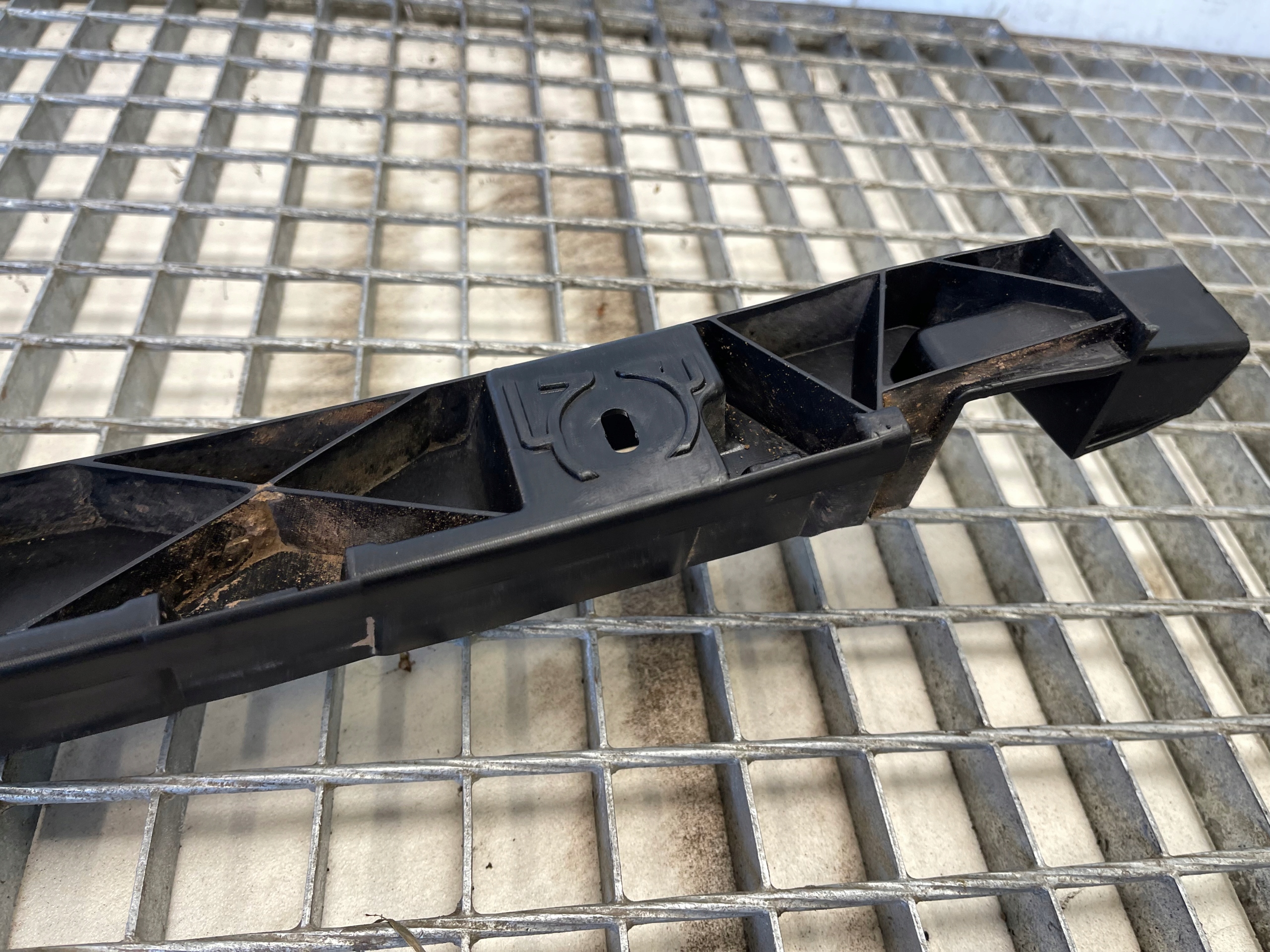AUDI A6 C7 stoßstangenführung heck 4G5607458