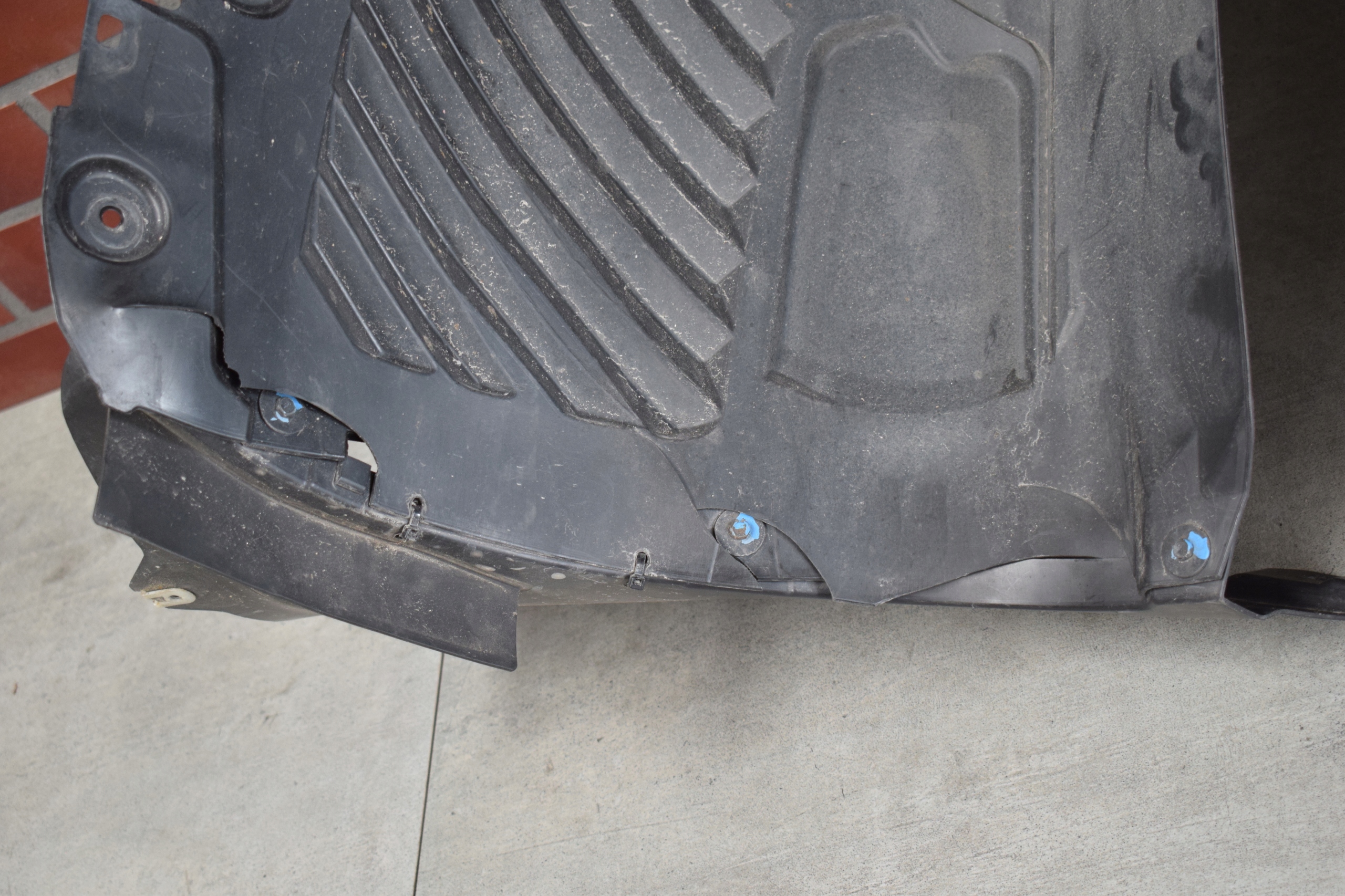 mudguard left front cover BMW iX1 U11 ELEKTRYK BEV