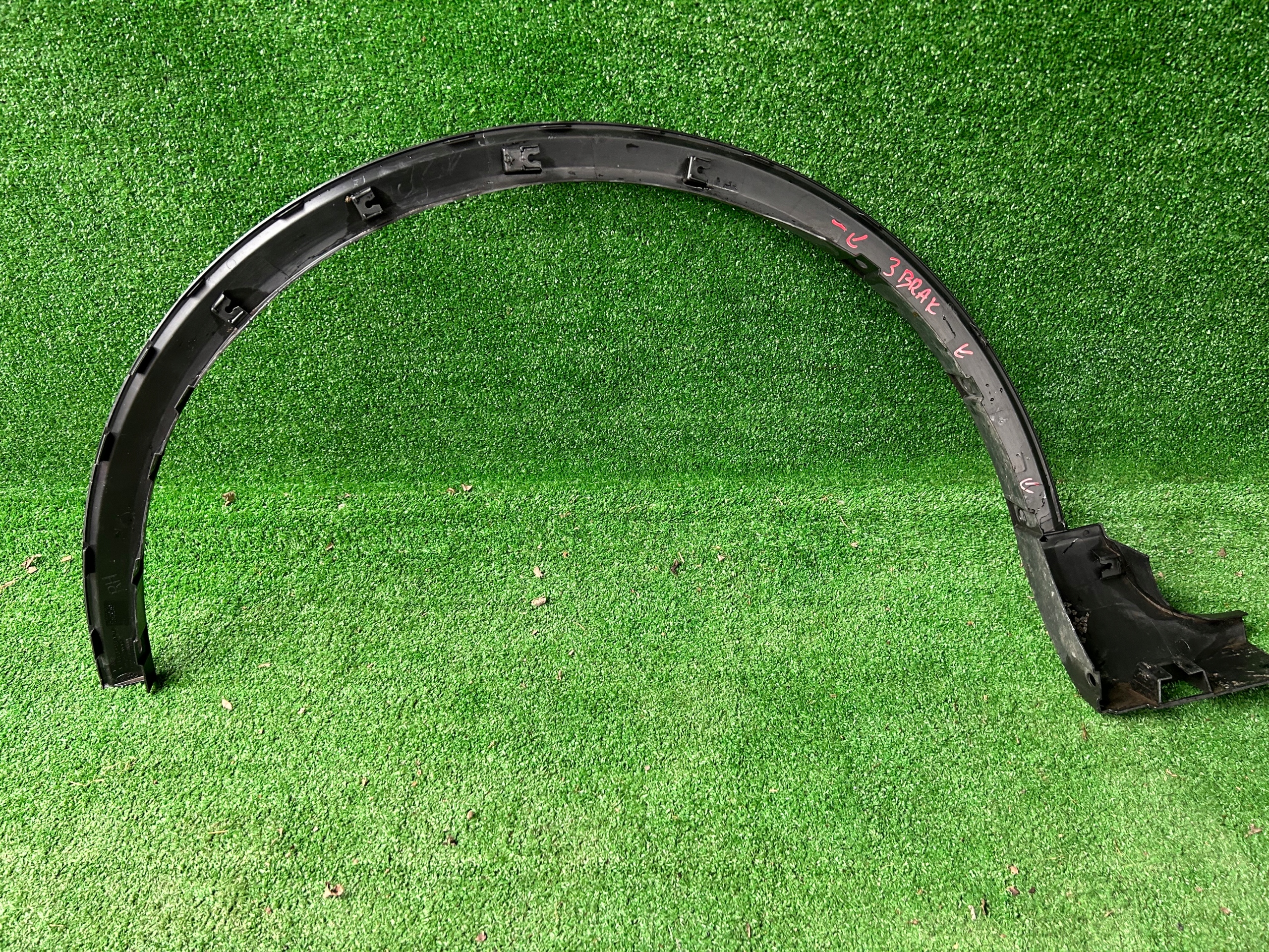 Ford Kuga MK3 moulding for fender right front LV4B-S16D238