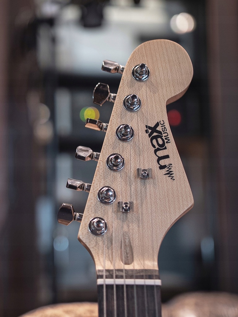 Zestaw GITARA ELEKTRYCZNA WMACNIACZ TUNER dodatki Marka MAX