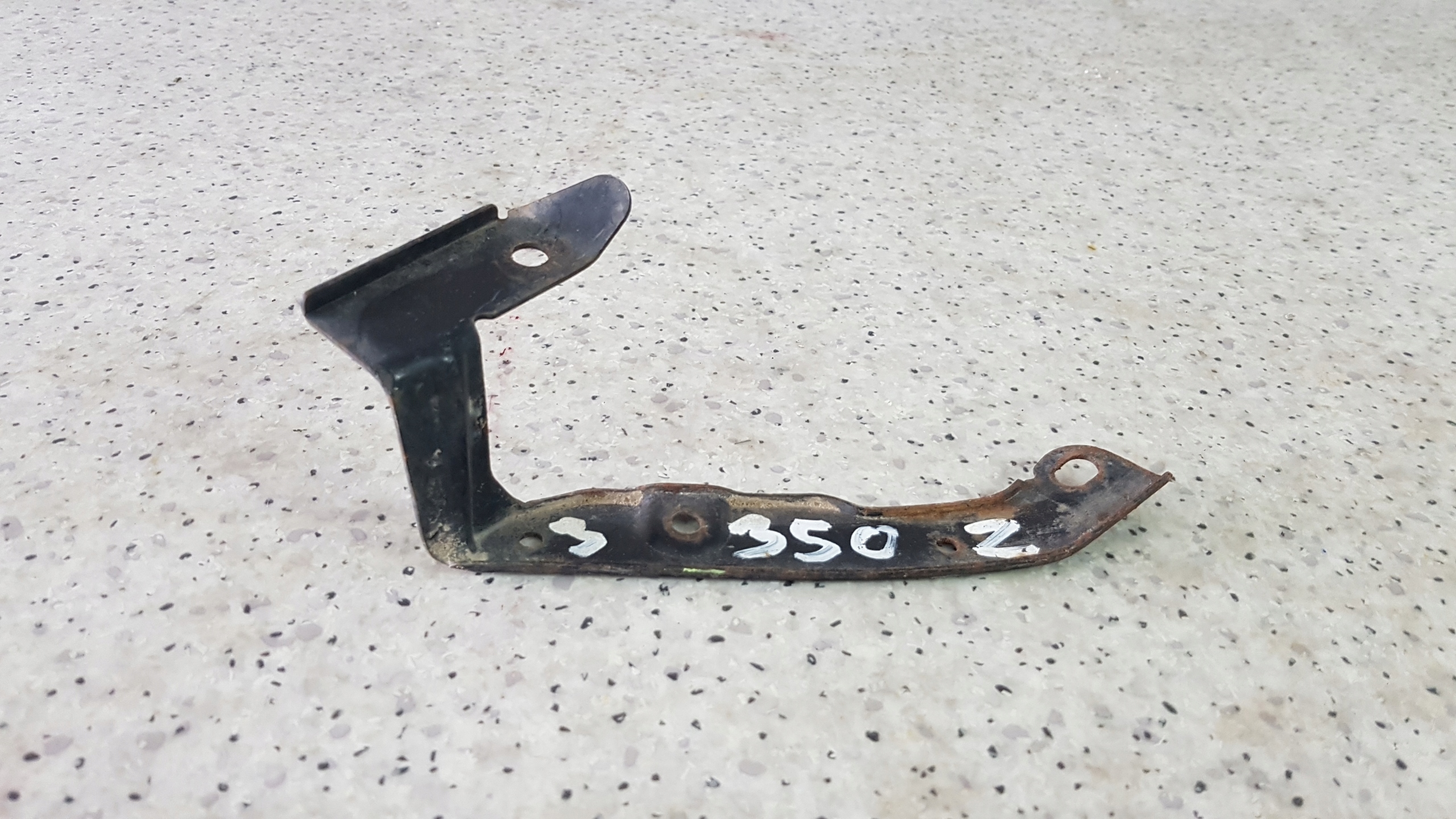 NISSAN 350Z right support holder bumper front 3383