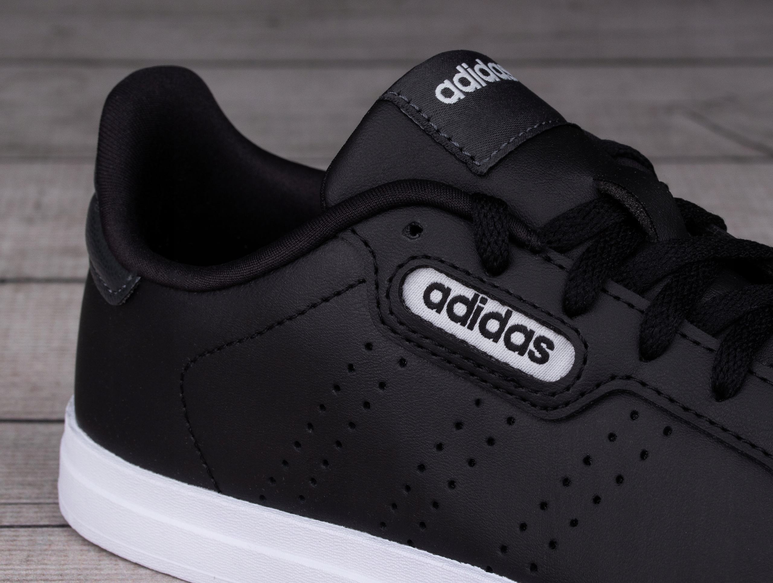 Buty damskie Adidas Courtpoint Base GZ5336 Rozmiar 36