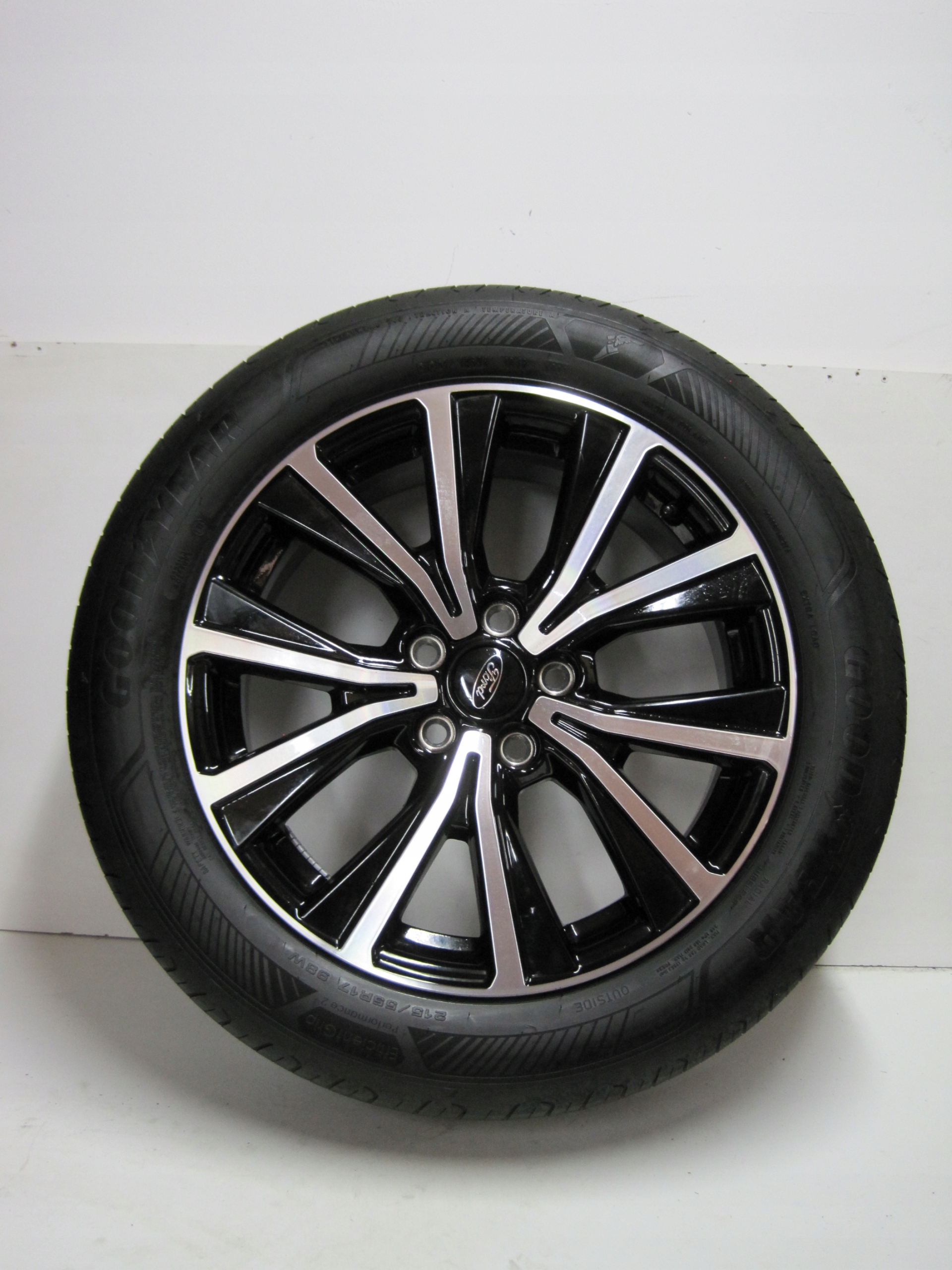 wheels discs tyres FORD PUMA R17 4MM