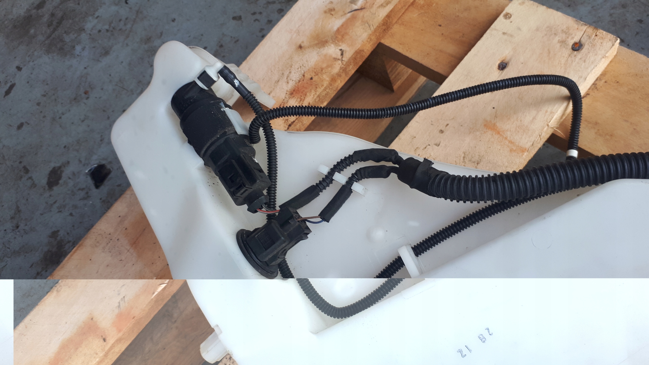 A6 C7 4G washer fluid tank pump 4G8955451E A7 4G