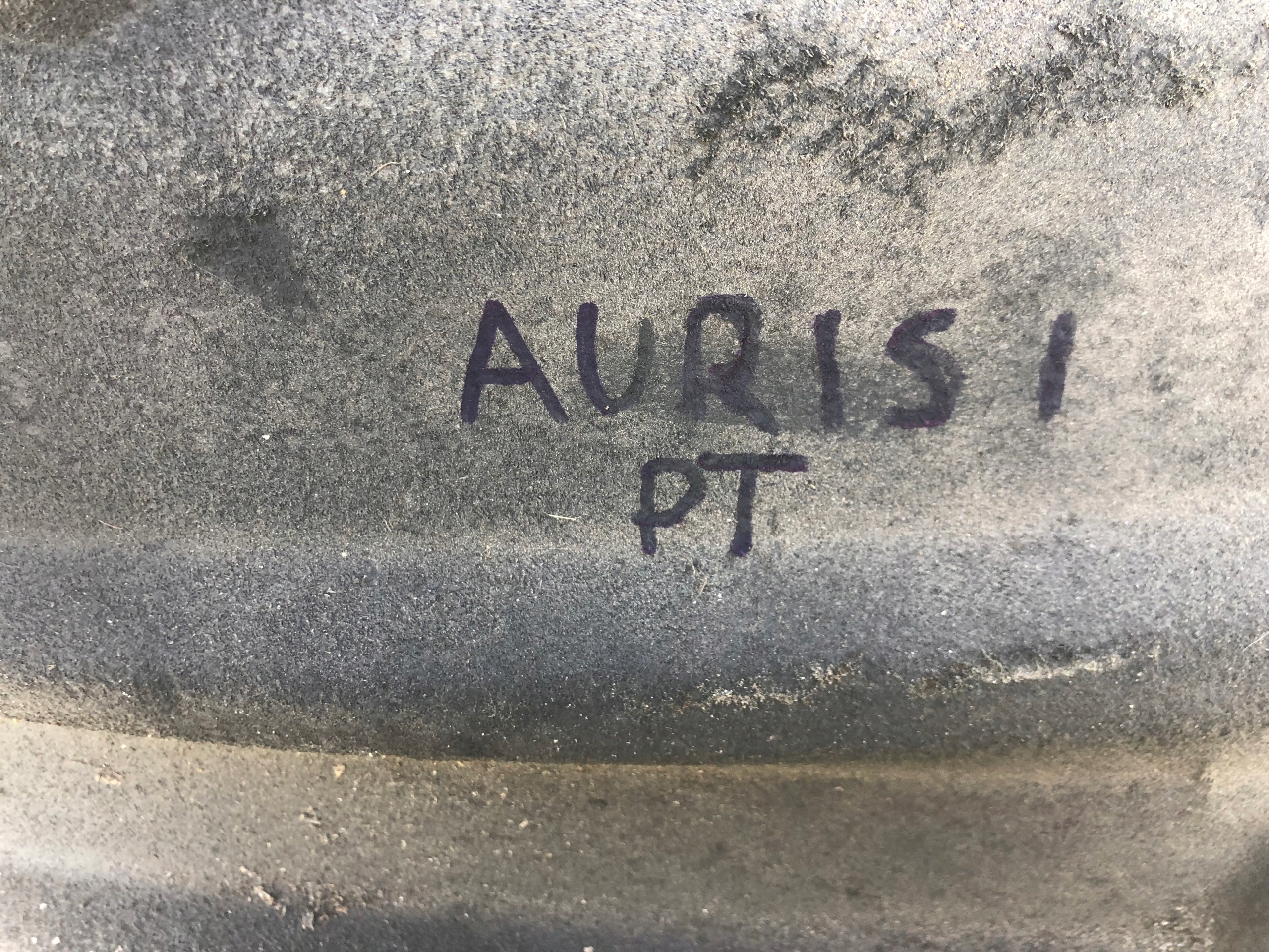 mudguard right rear part TOYOTA AURIS and 65637-12020