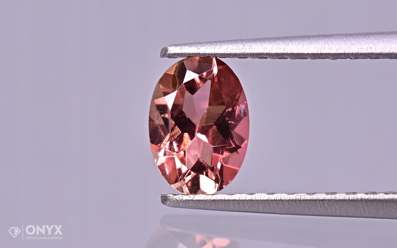 Turmalín fazetovaný ovál 6x4,5 mm