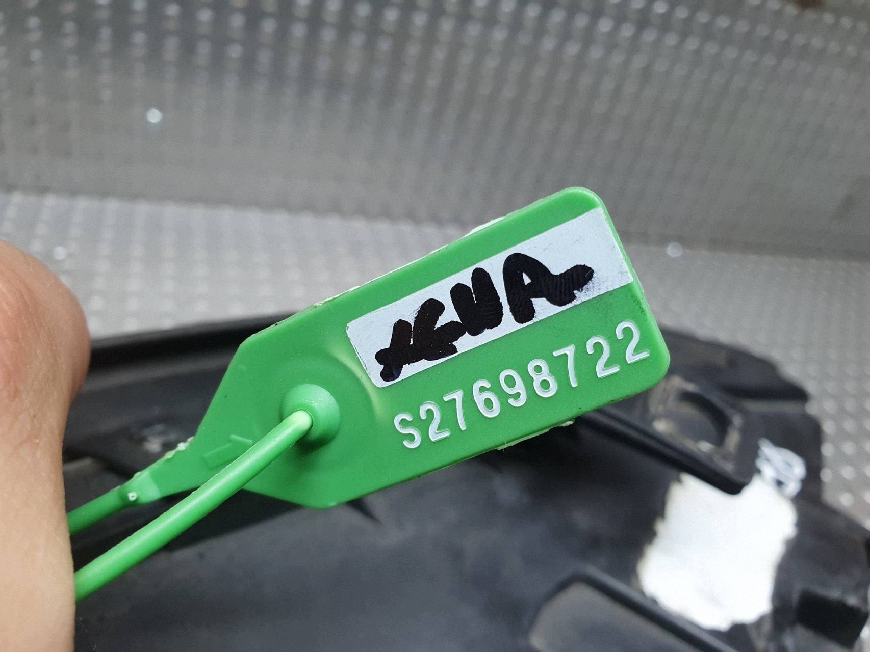 light REFLEKTOR right front XENON 8E0941030T AUDI A4 B6 00-04 NIE KLEJONA