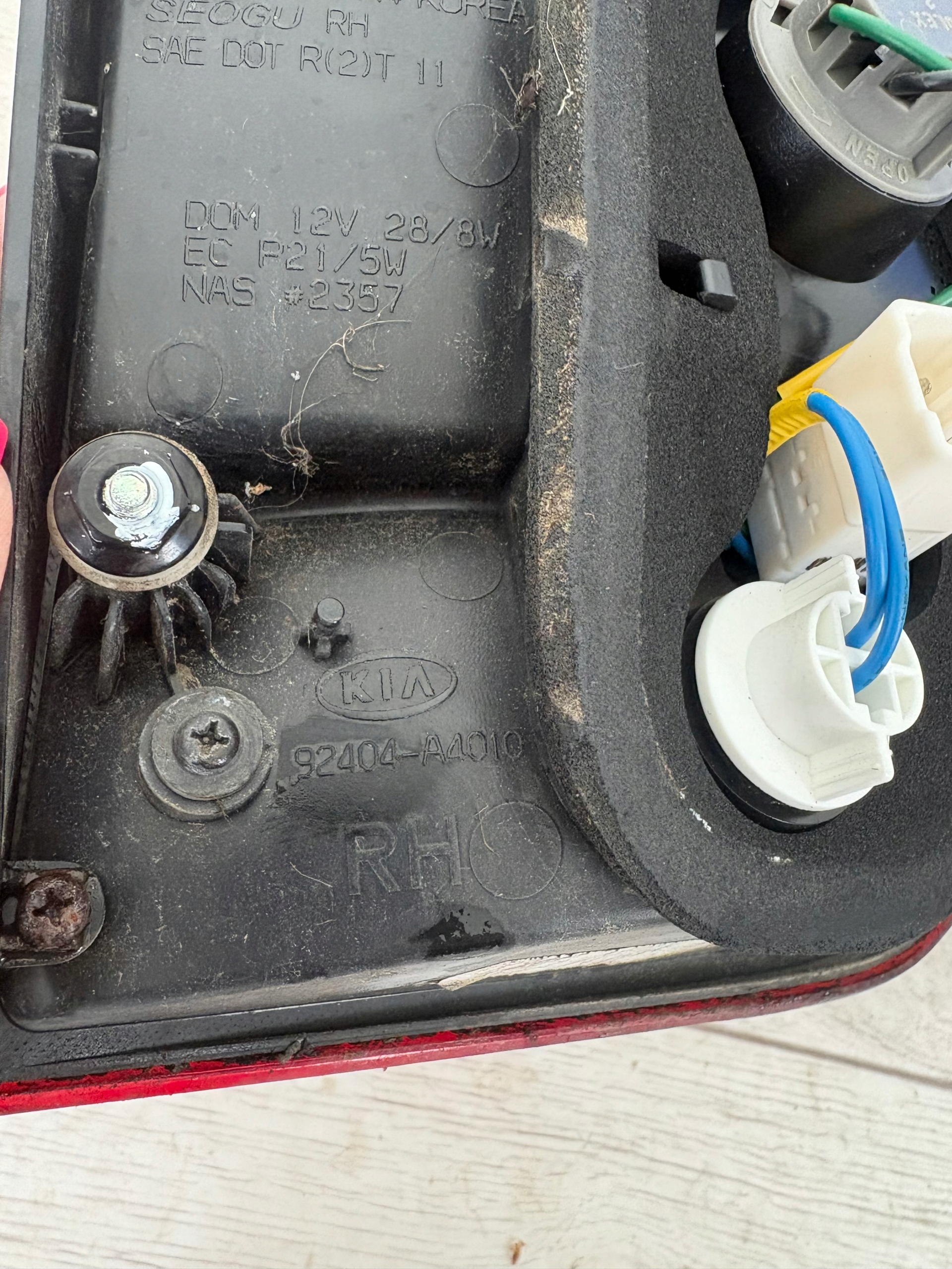 Kia Carens IV 4 2012- light right rear part to the bonnet