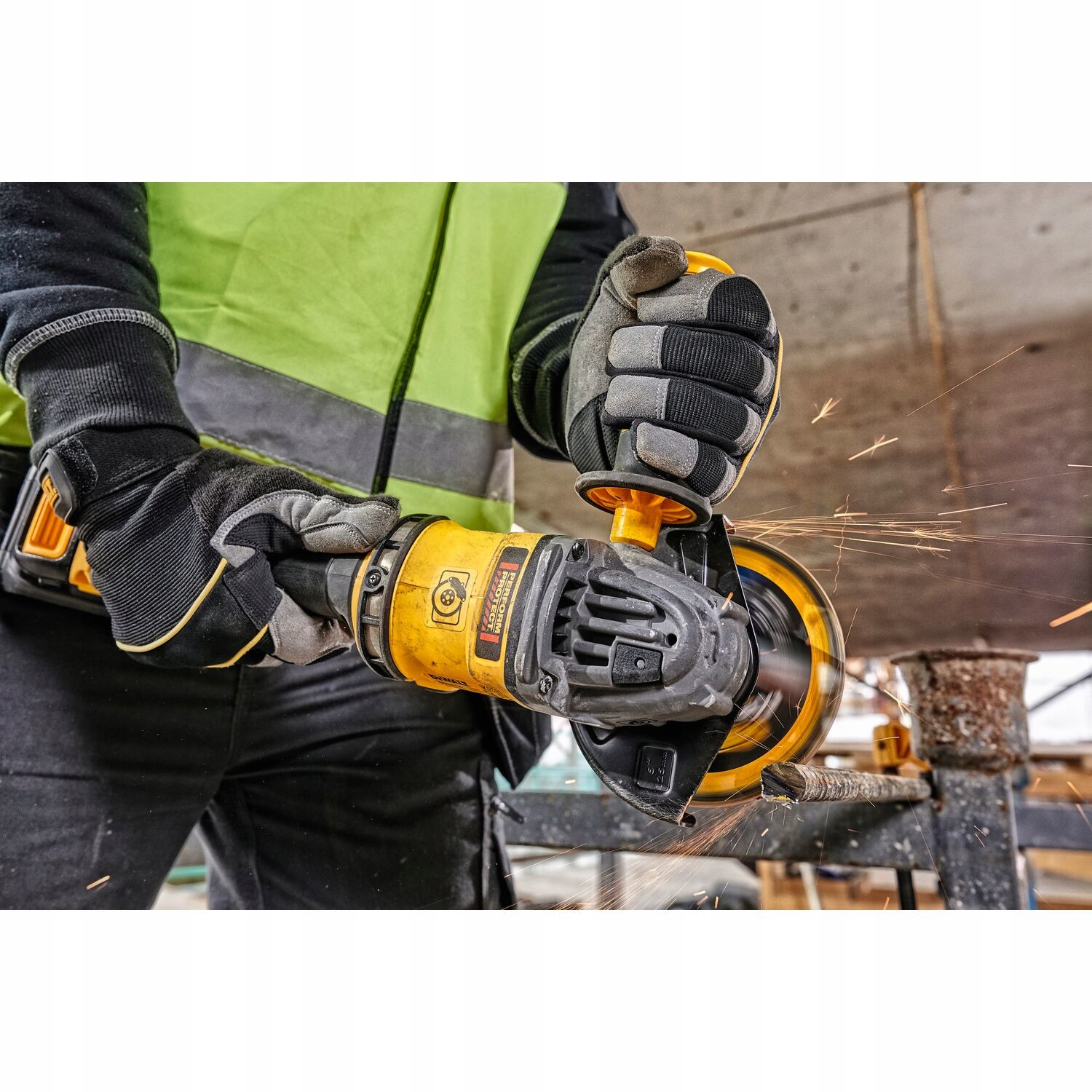 DeWALT DCG414N SZLIFIERKA KĄTOWA XR 54V 125MM + 2x6AH Kod producenta DCG414T2-QW