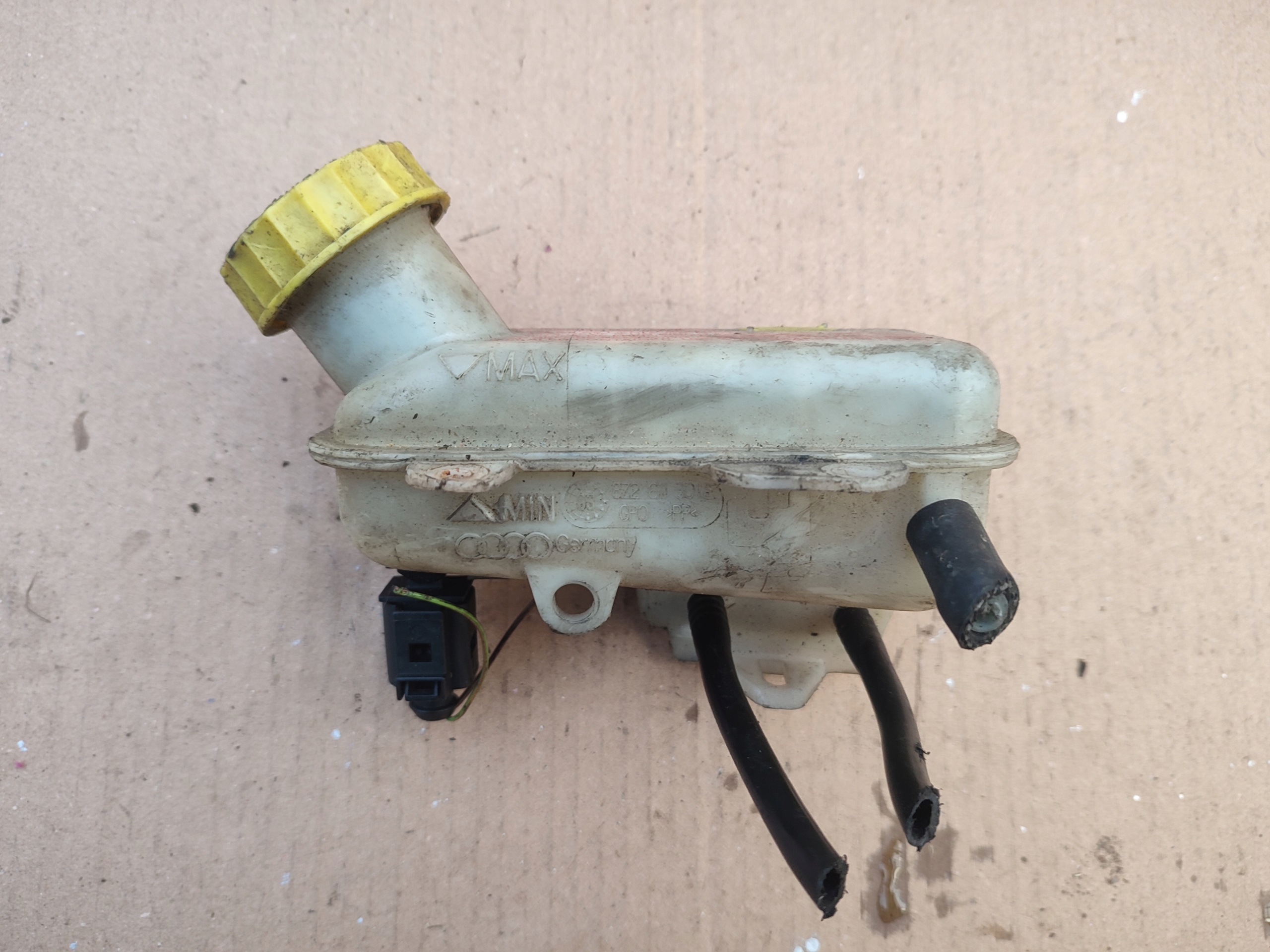 serbatoio LIQUIDO volante audi A2 8Z2611301E