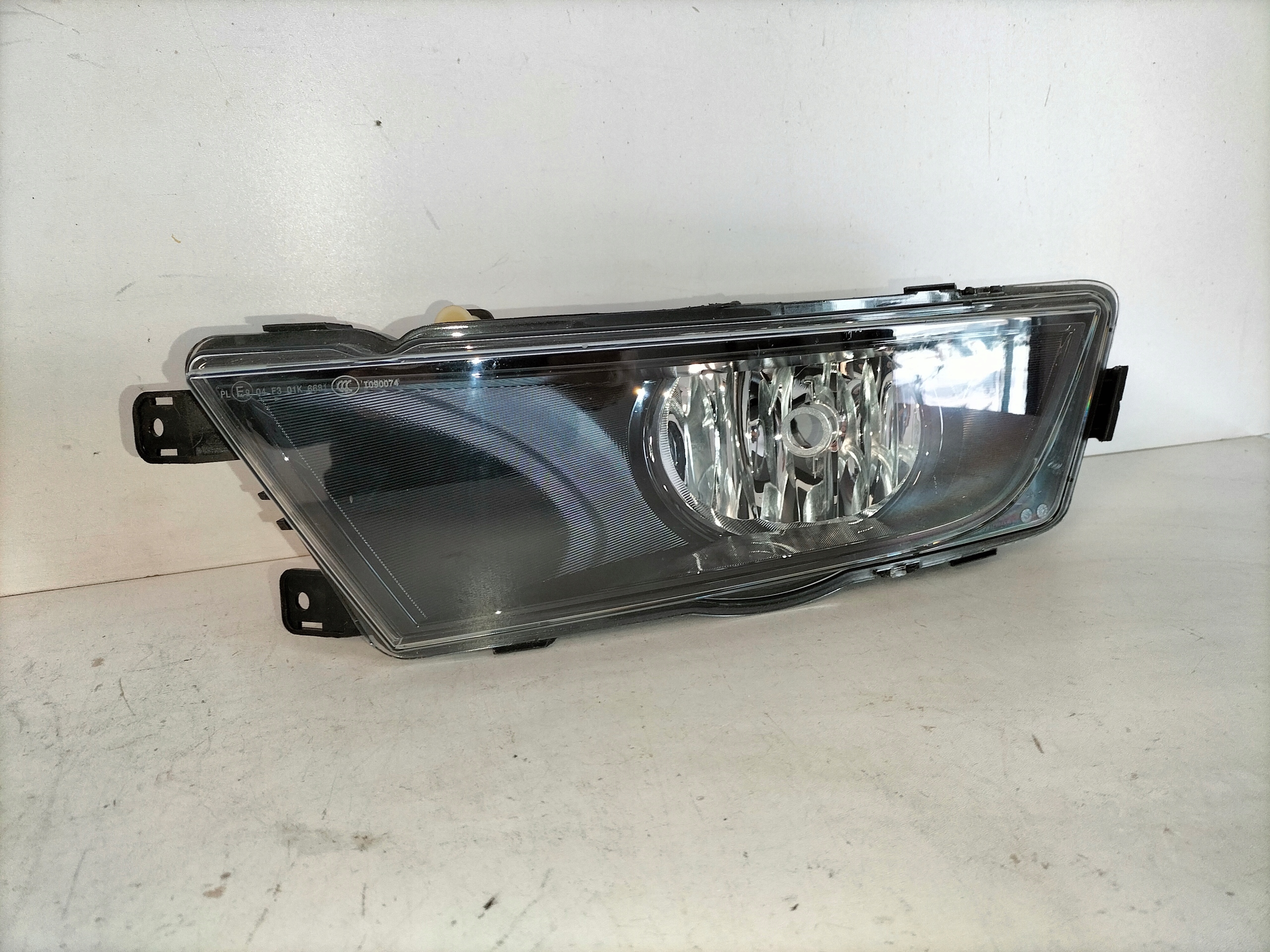 fog light light left SKODA OCTAVIA III 13-17