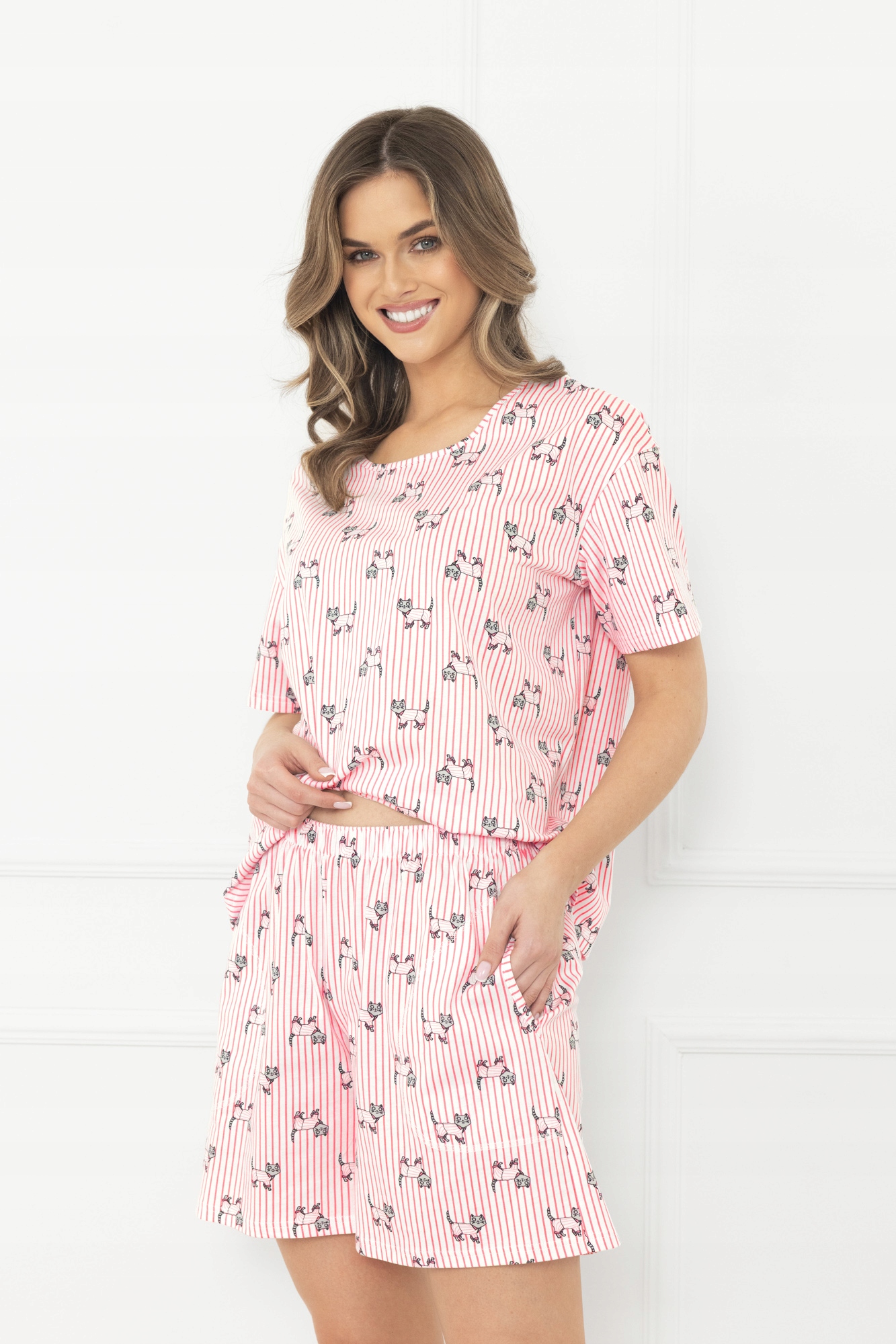 Dámské pyžamo s krátkým rukávem, krátké kalhoty Sajla XL