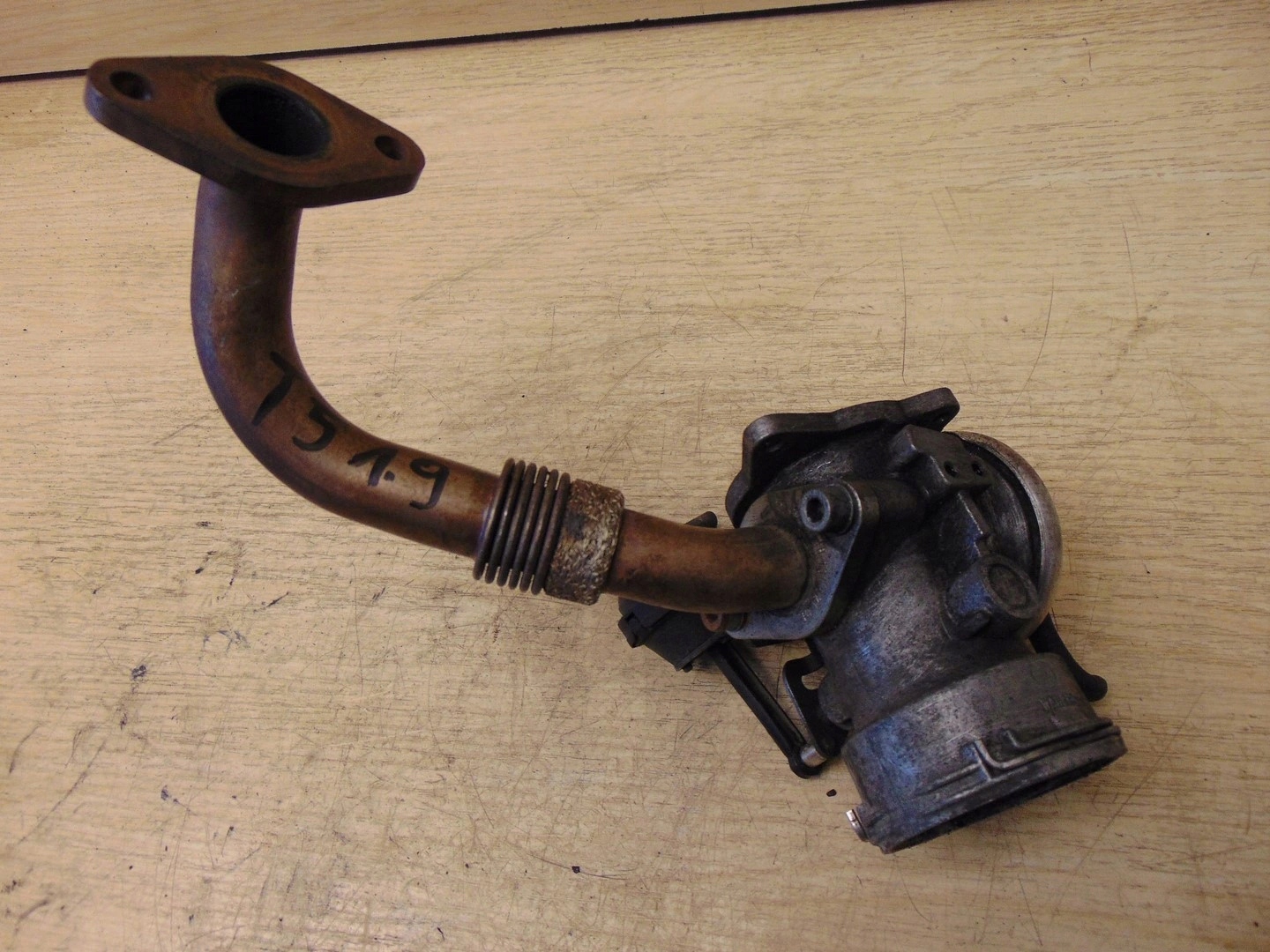 volkswagen oe 038131501AA ДРОССЕЛЬНАЯ ЗАСЛОНКА трубка