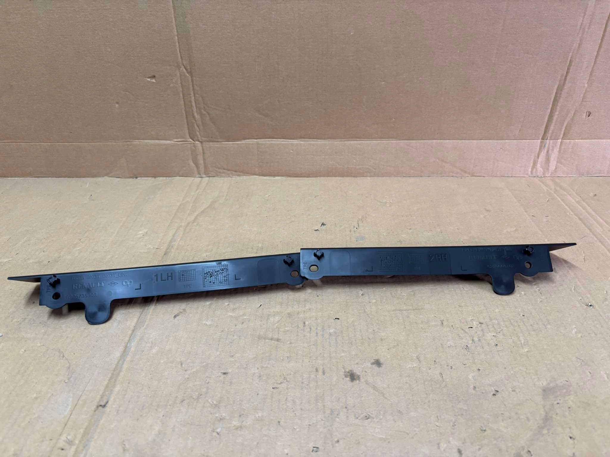 air duct air line front right left RENAULT MEGANE IV 960100396R