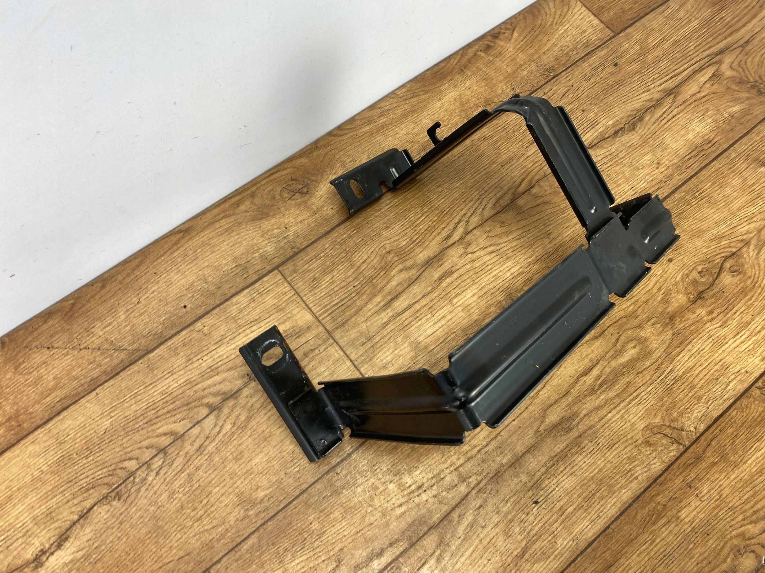 Halter akumulatora Chevrolet Camaro 2016+