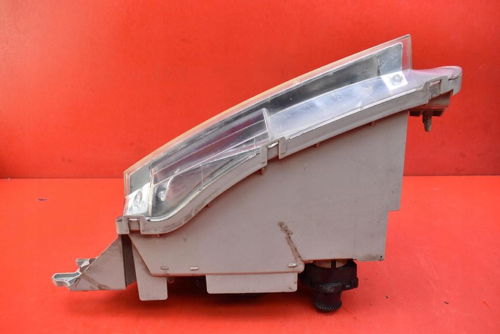 REFLEKTOR right light front EU P0286R MAZDA PREMACY 1 and CP 99-01