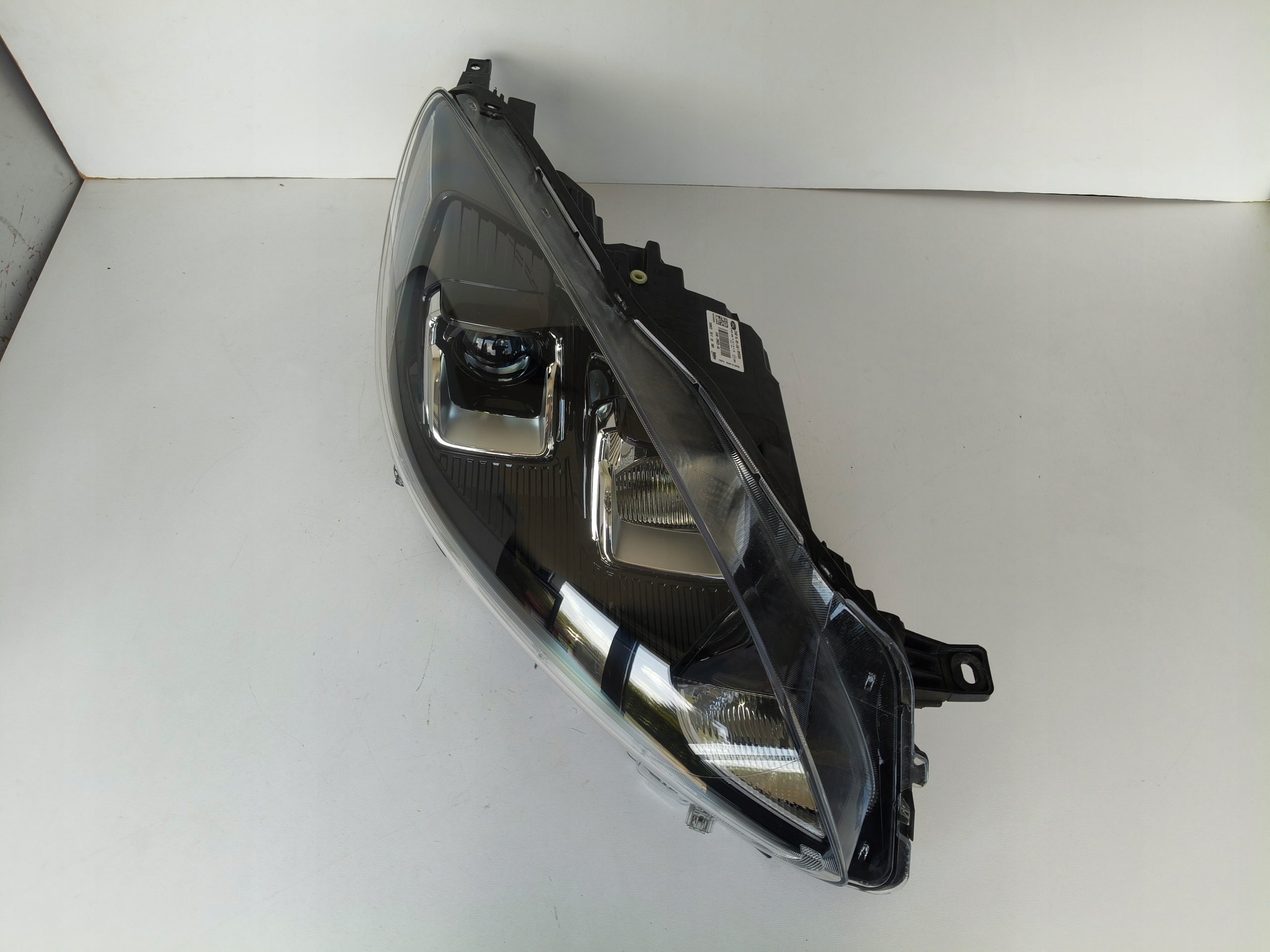 light right REFLEKTOR FORD KUGA MK3 19- LED