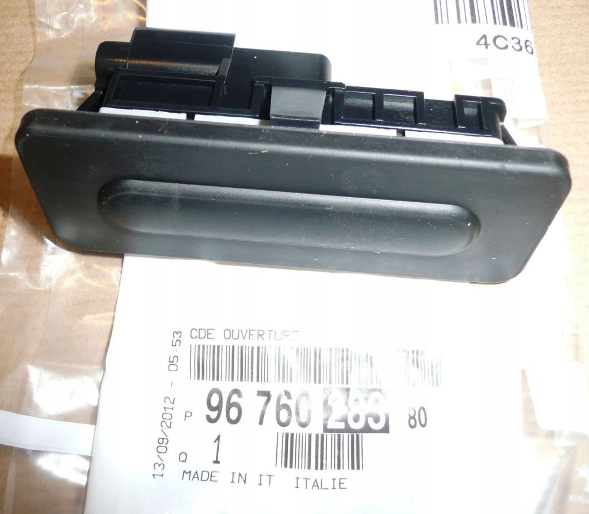 Tlačítko Zavazadlového Prostoru C C4 II P 208,3008 9676028380