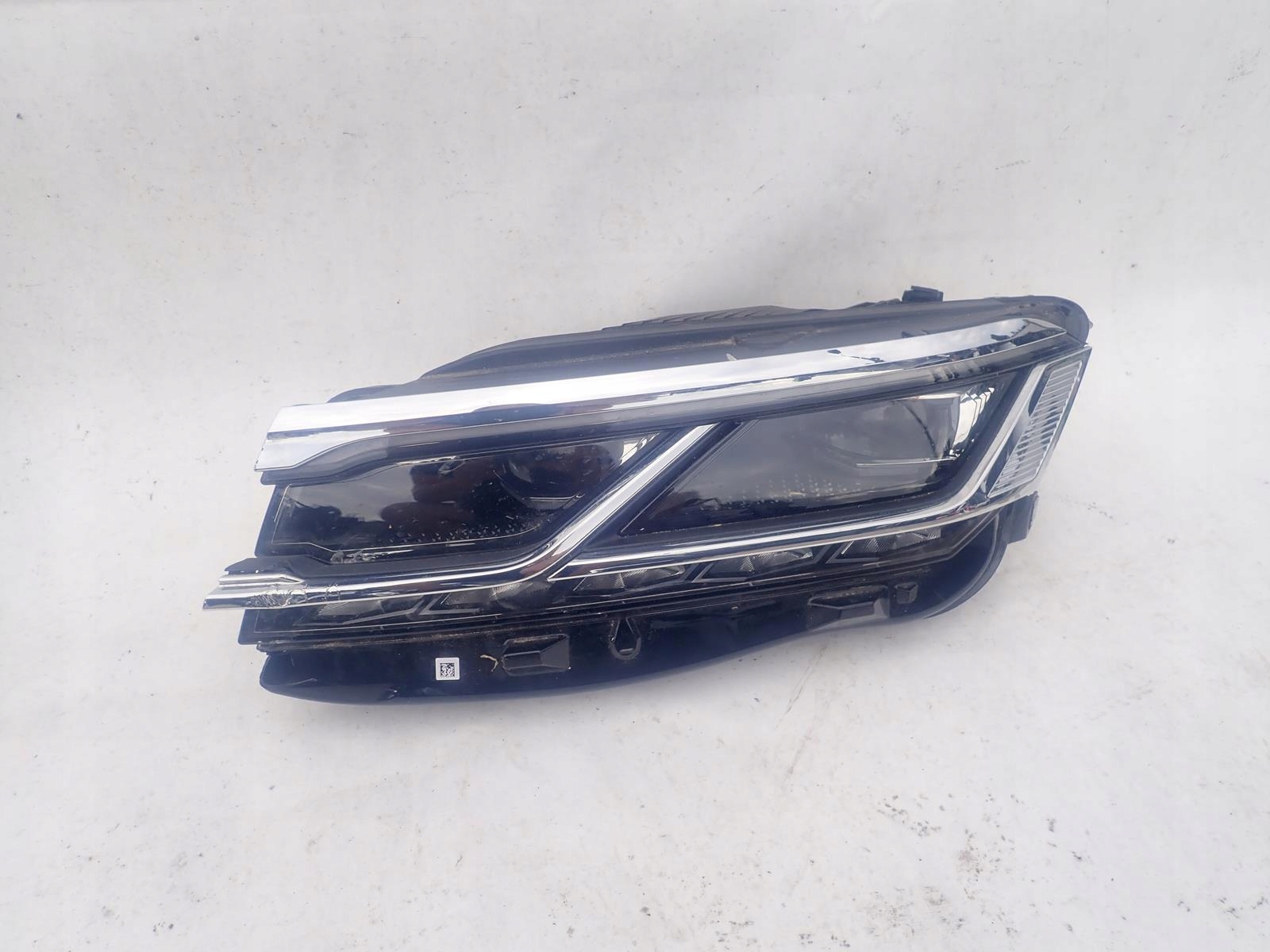 VW TOUAREG III 3 18-> light front front left
