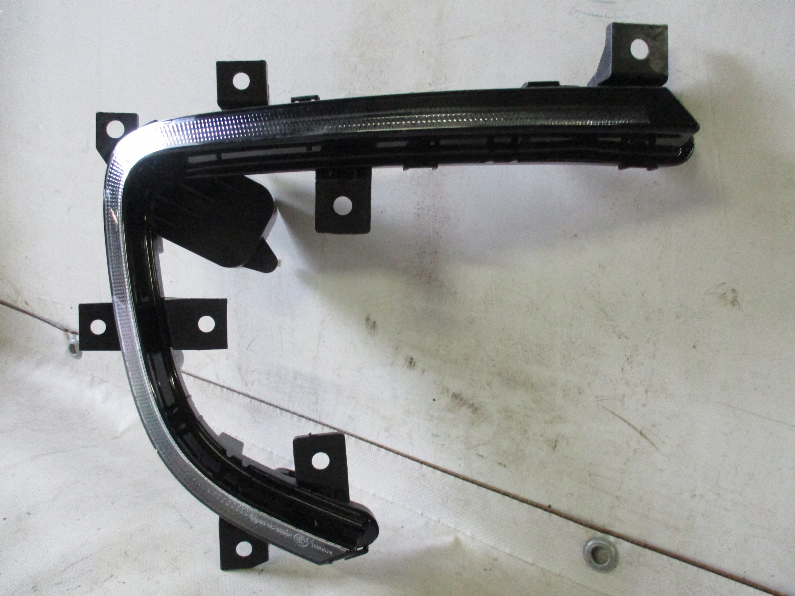 передняя vw e -UP правый 13-16r 77301R