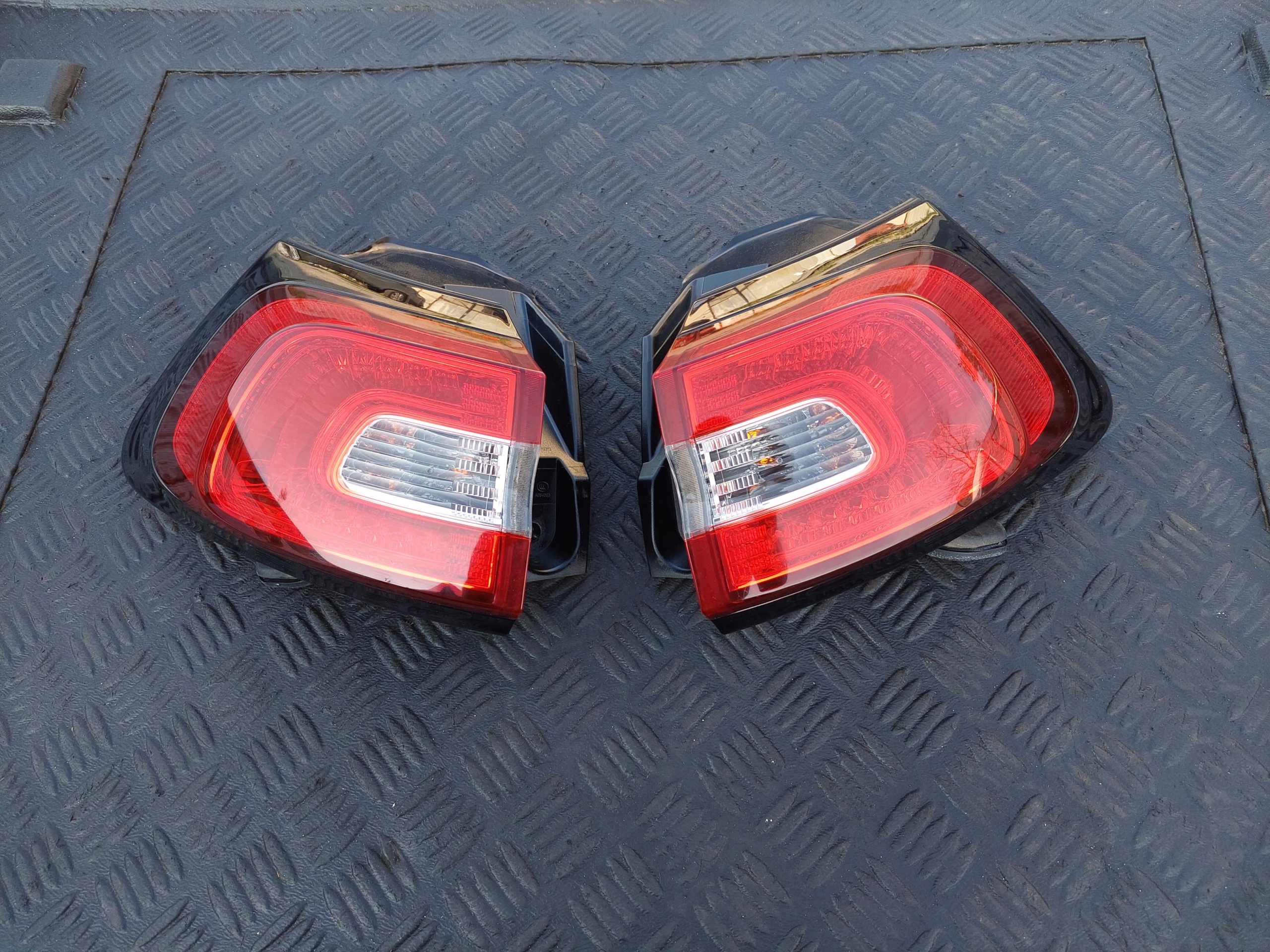 light rear part rear left EUROPA JEEP CHEROKEE KL