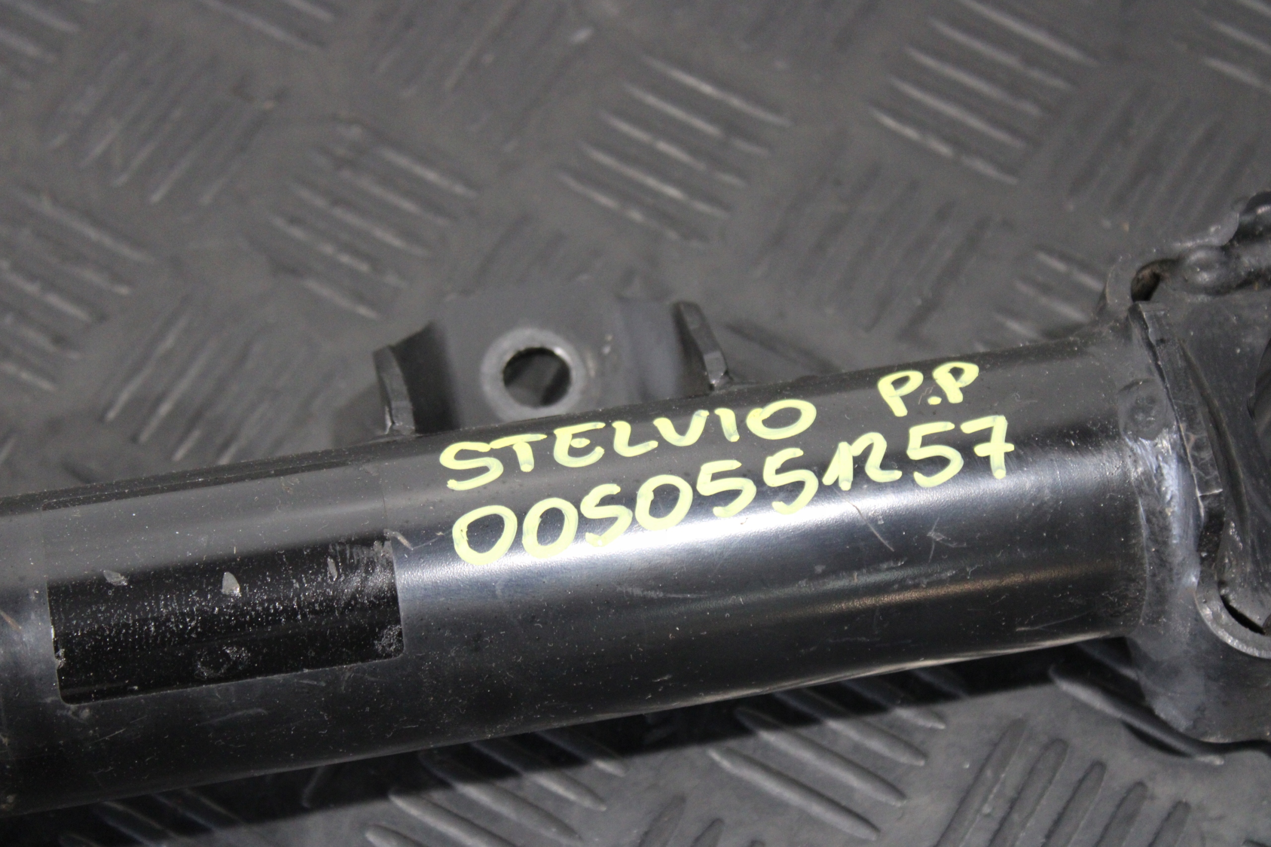 shock absorber right front STELVIO VELOCE 50551257