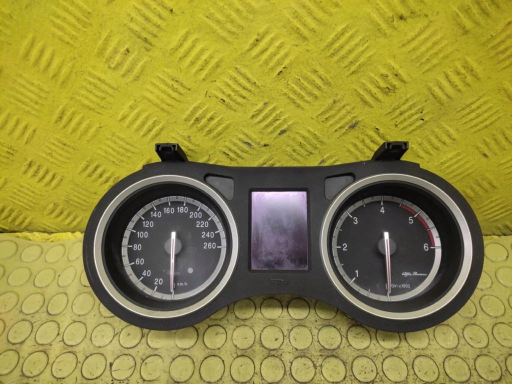 ALFA ROMEO 147 1.9 D dials 0156072820