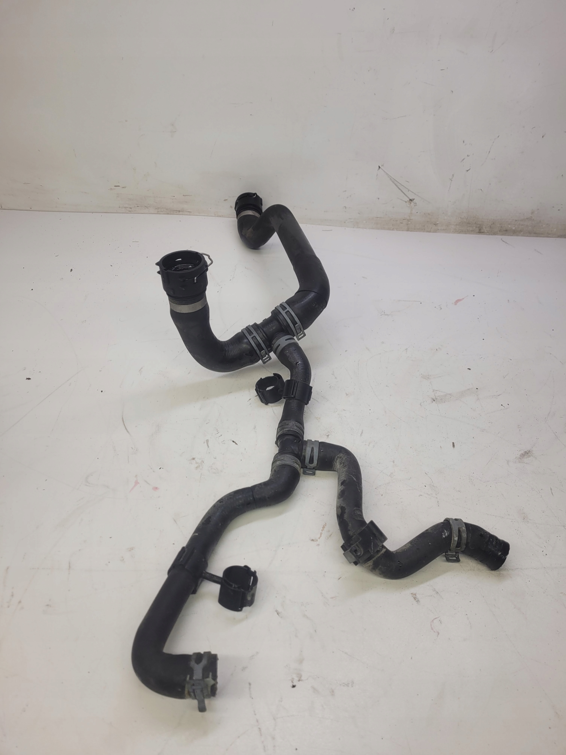 CIJEVČICA PRIJENOS VODE AUDI A4 B8 A5 LIFT 8K0122101G