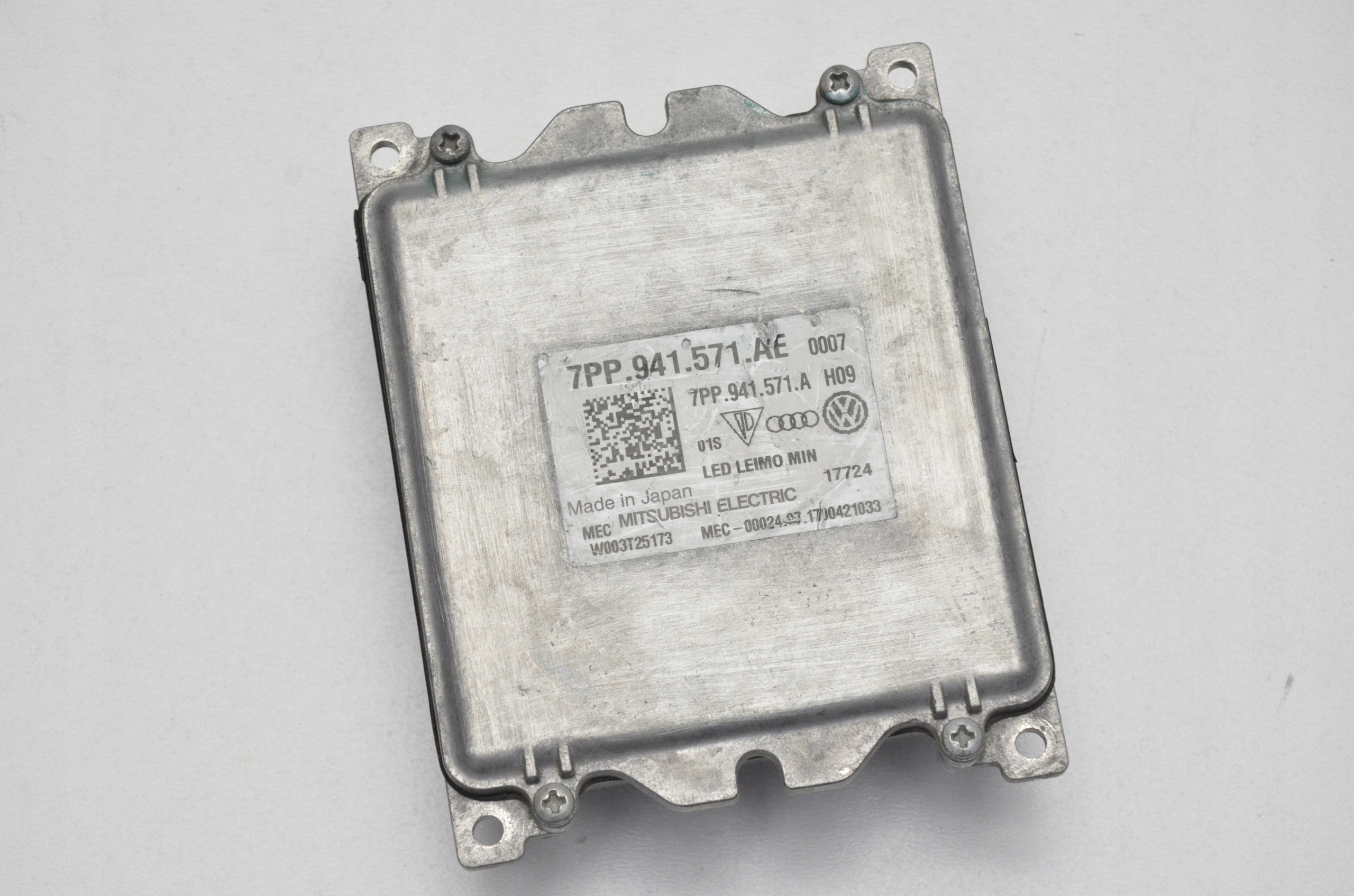 Moduł LED Volkswagen Audi Skoda 7PP.941.571.AE Jakość części (zgodnie z GVO) O - oryginał z logo producenta pojazdu (OE)