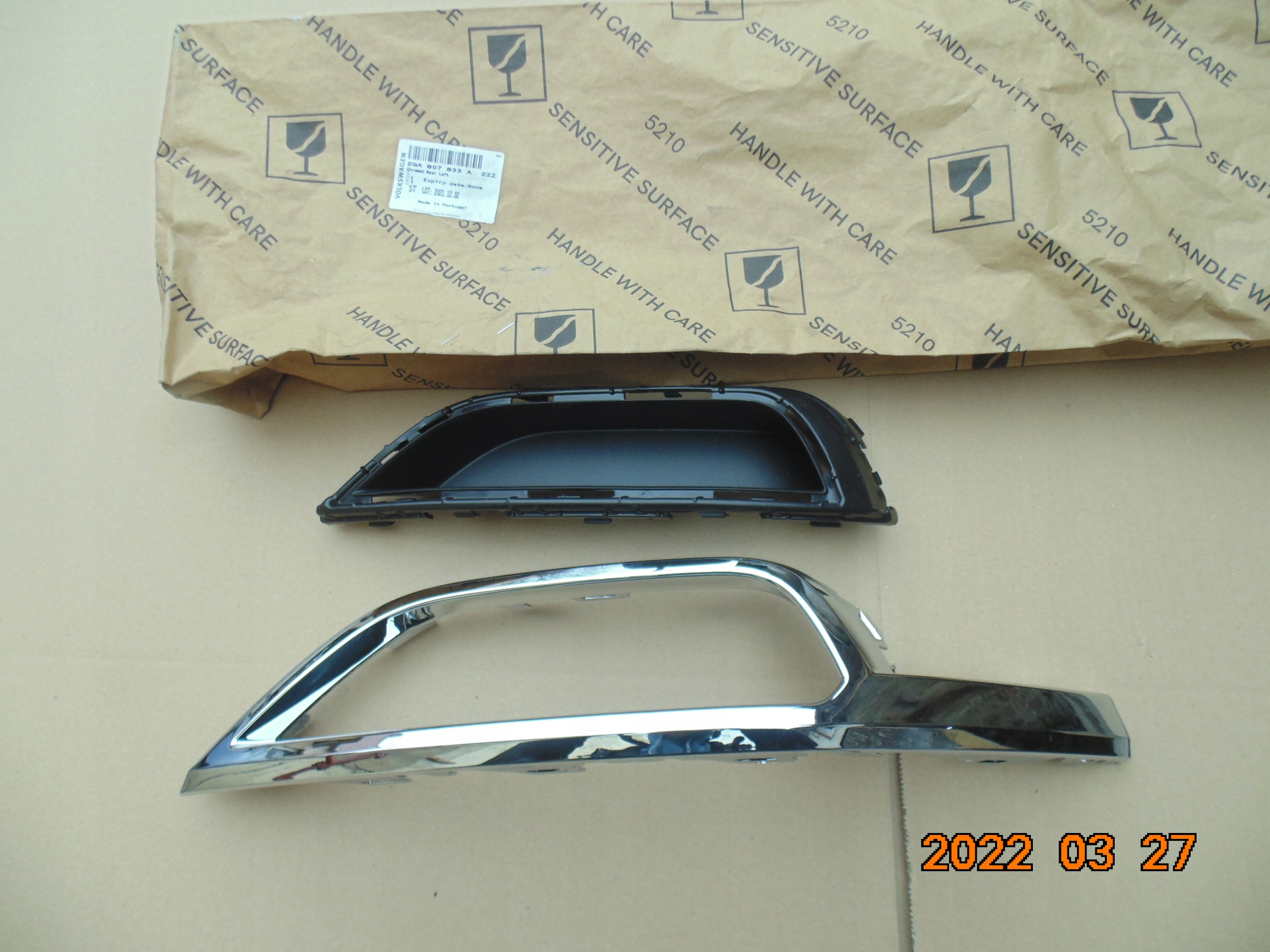 Хром решетка VW T-Roc 2GA807833A новый