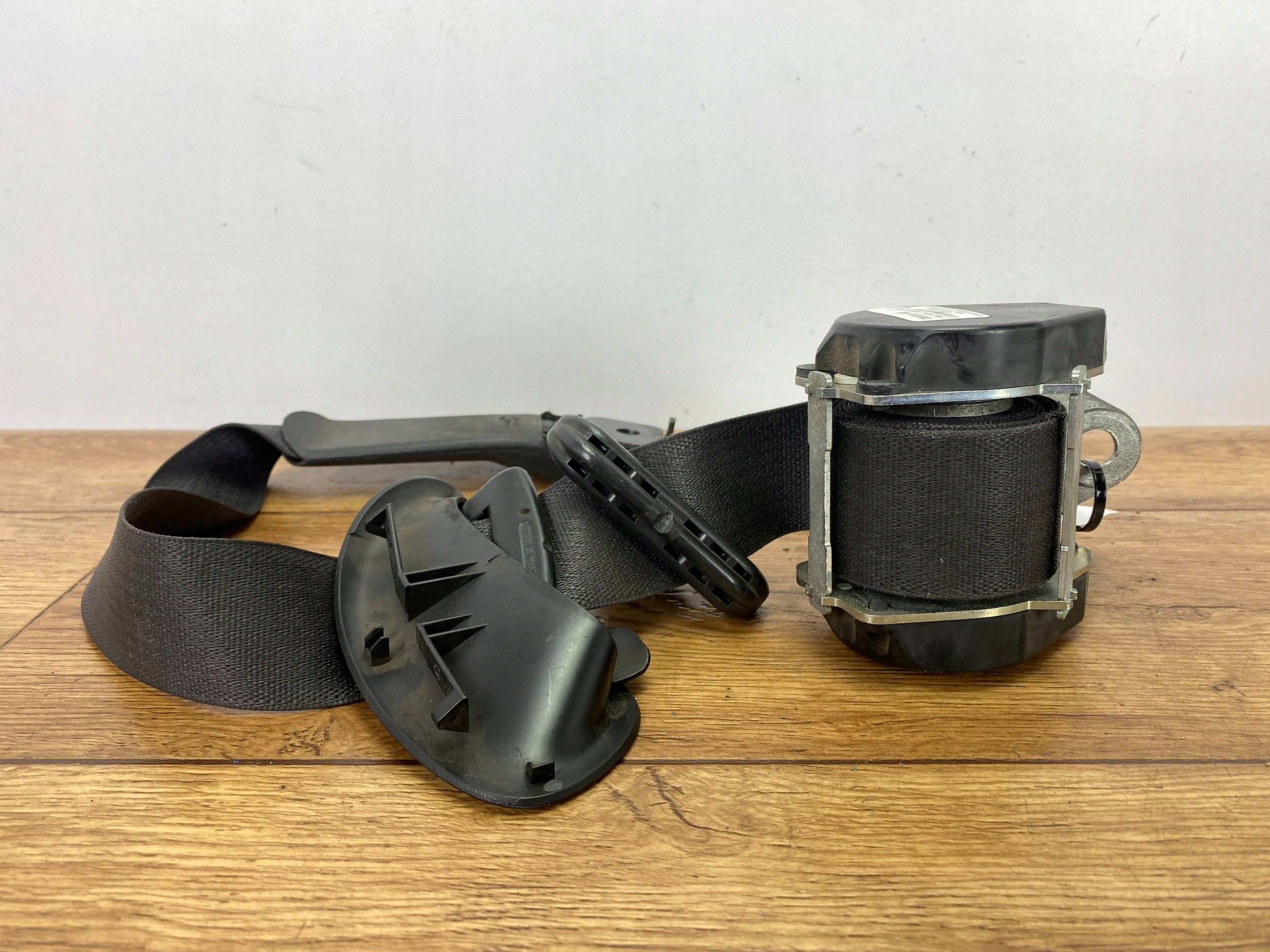 front tension belt safety left driver´s Chevrolet Corvette C6 2005+