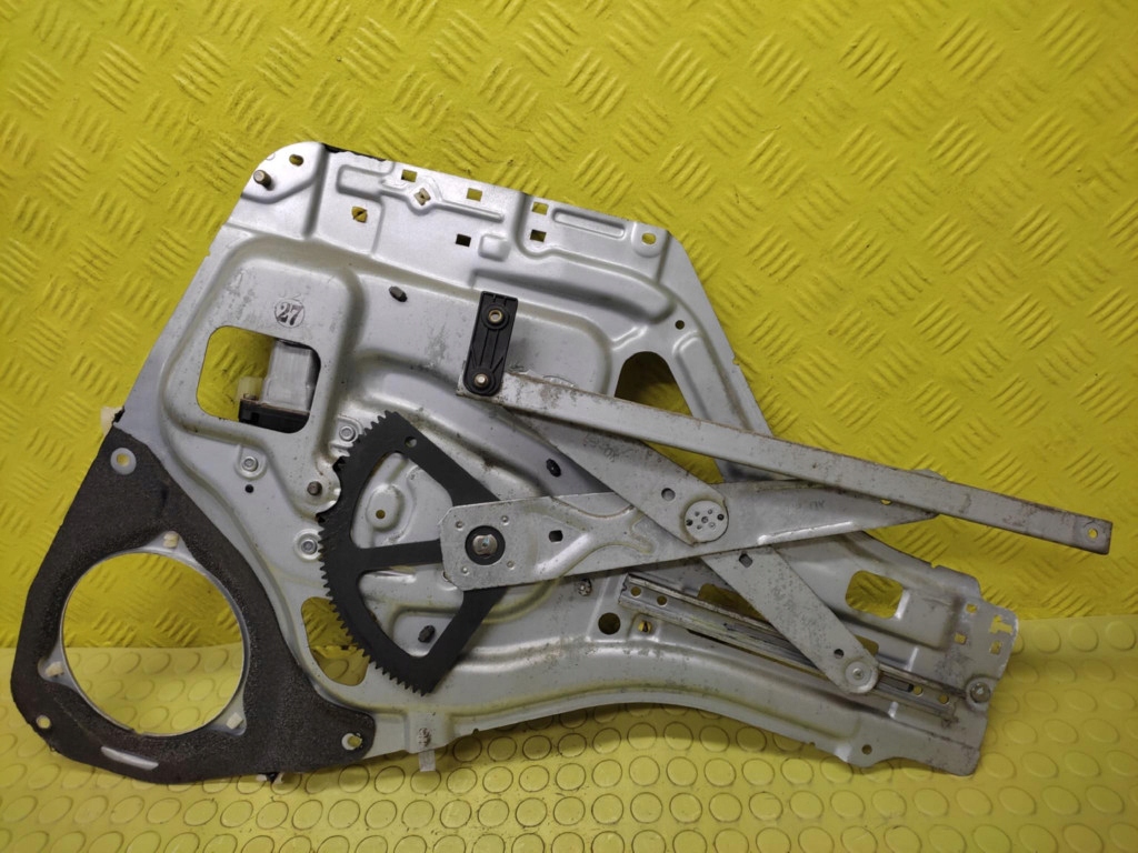 KIA SPORTAGE II 04-08 window regulator front left 834701F080