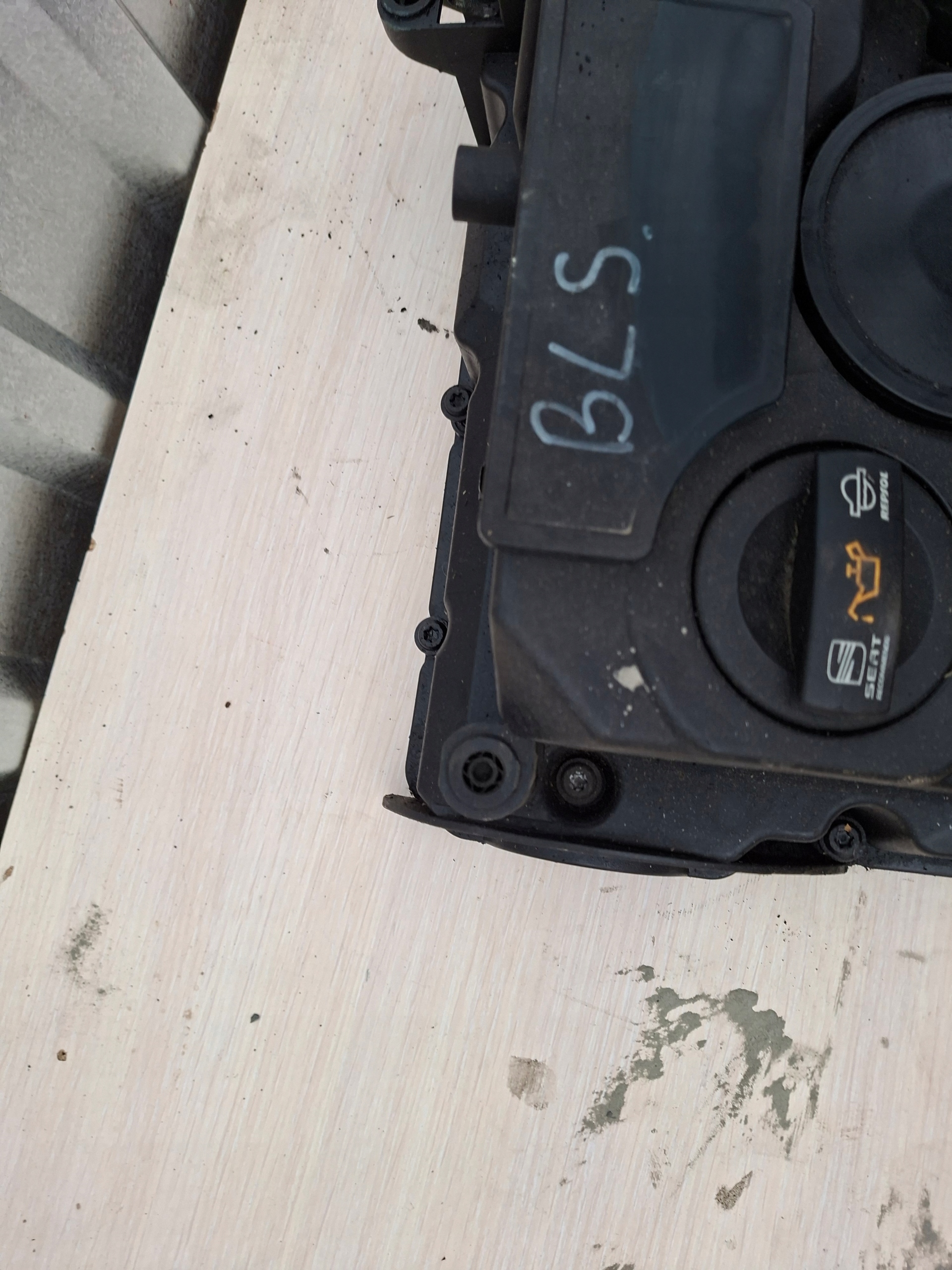 Abdeckung der Ventile AUDI A3 ALTEA LEON 2.0 TDI BMM BMP 03G103469M
