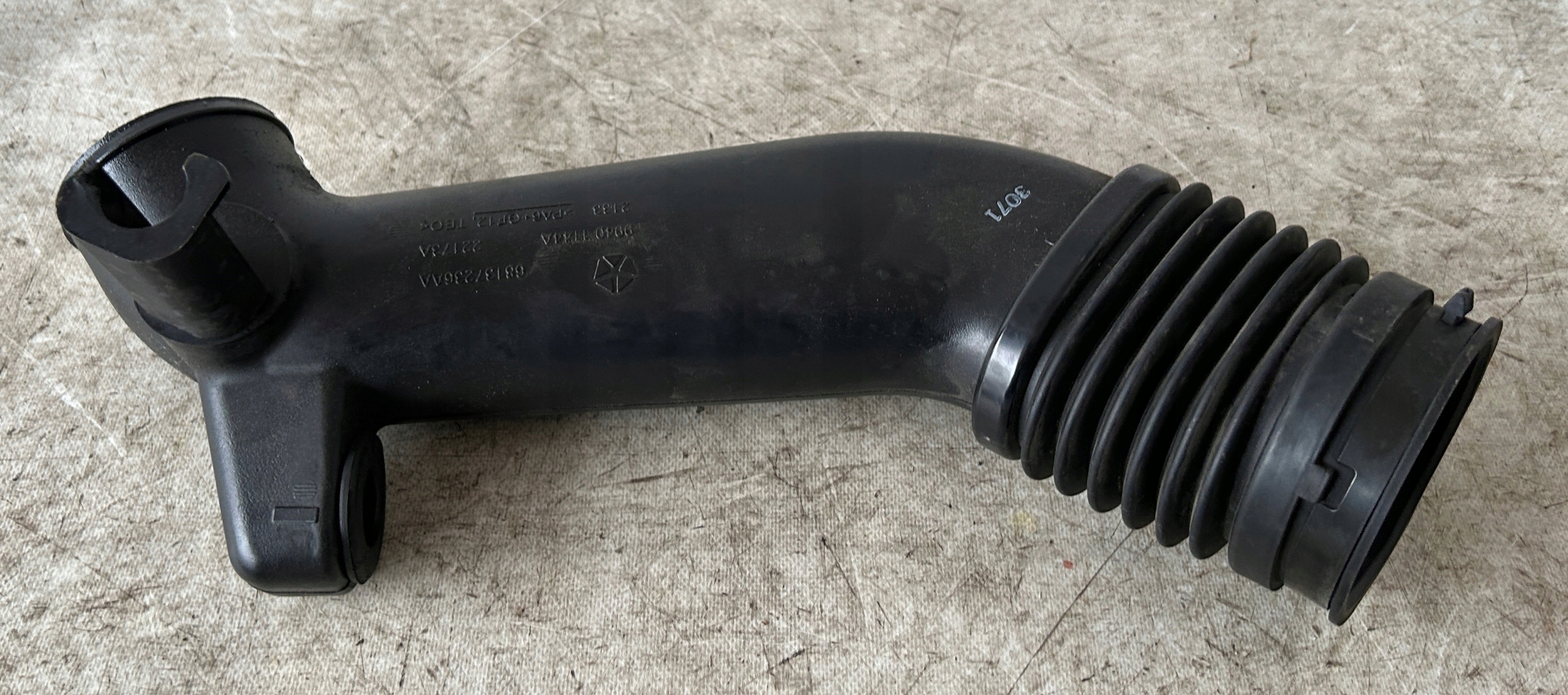 pipe wiring air LANCIA THEMA 11- 68137236AA