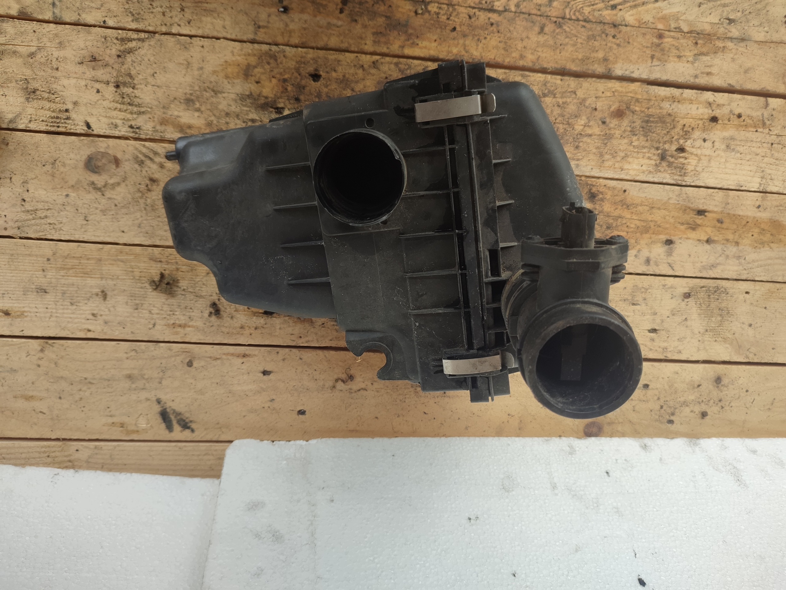 Gehäuse filter luft OPEL AGILA A 1.0 12V 09204631