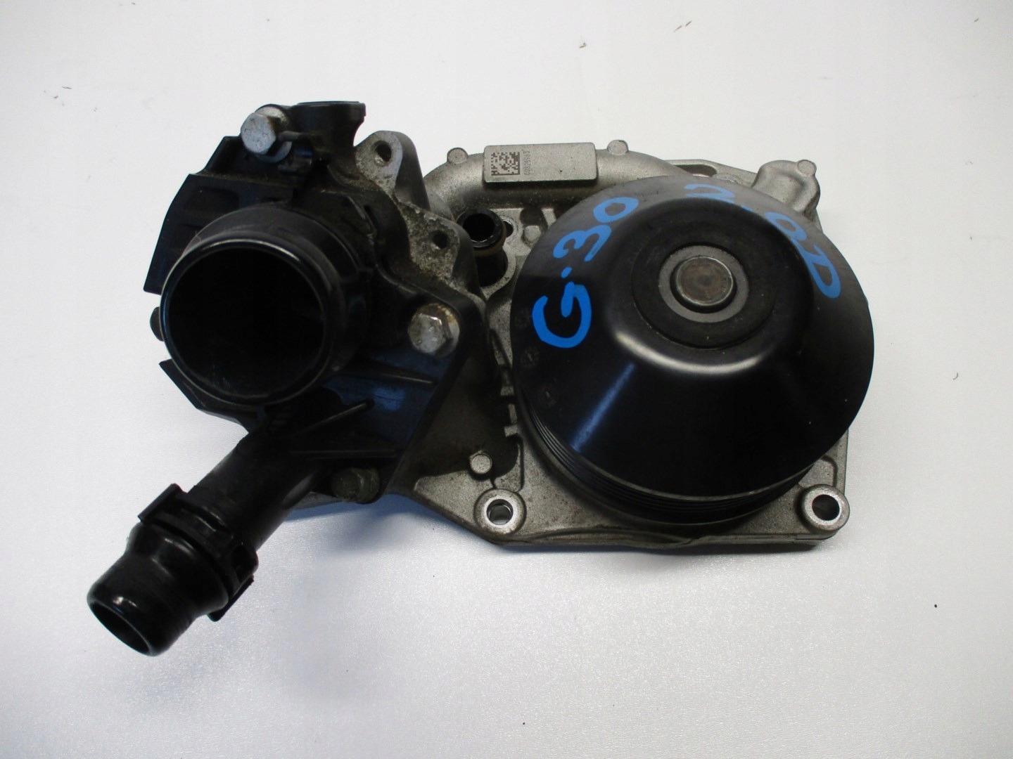 water pump BMW 5 G30 2,0D