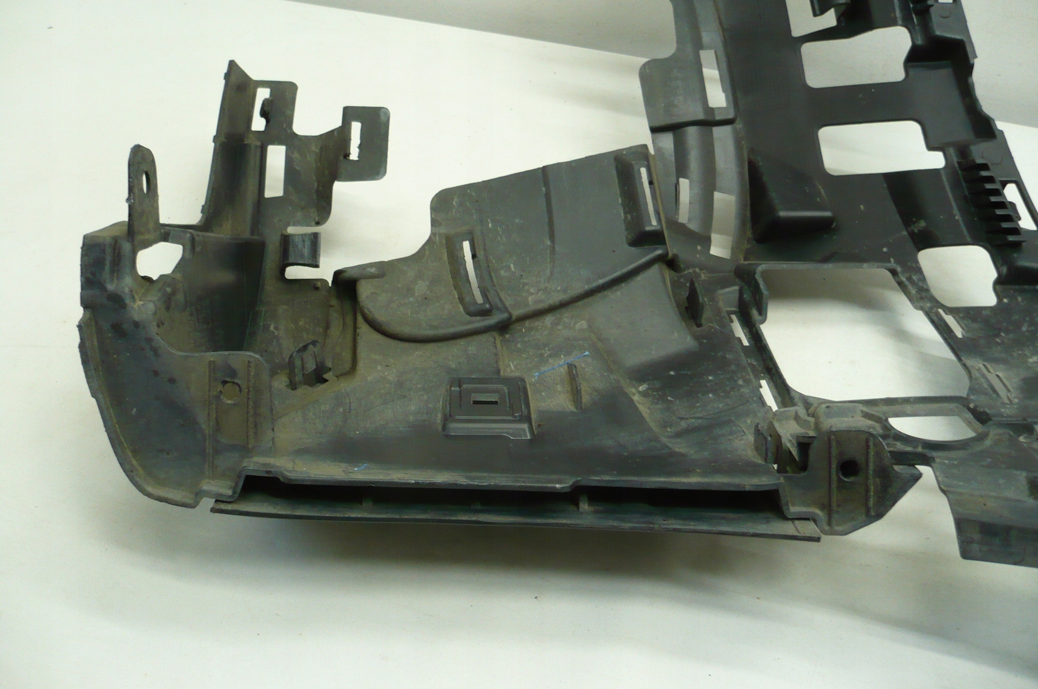 MERCEDES C-KLASA W206 AMG 21- holder bumper bracket right front
