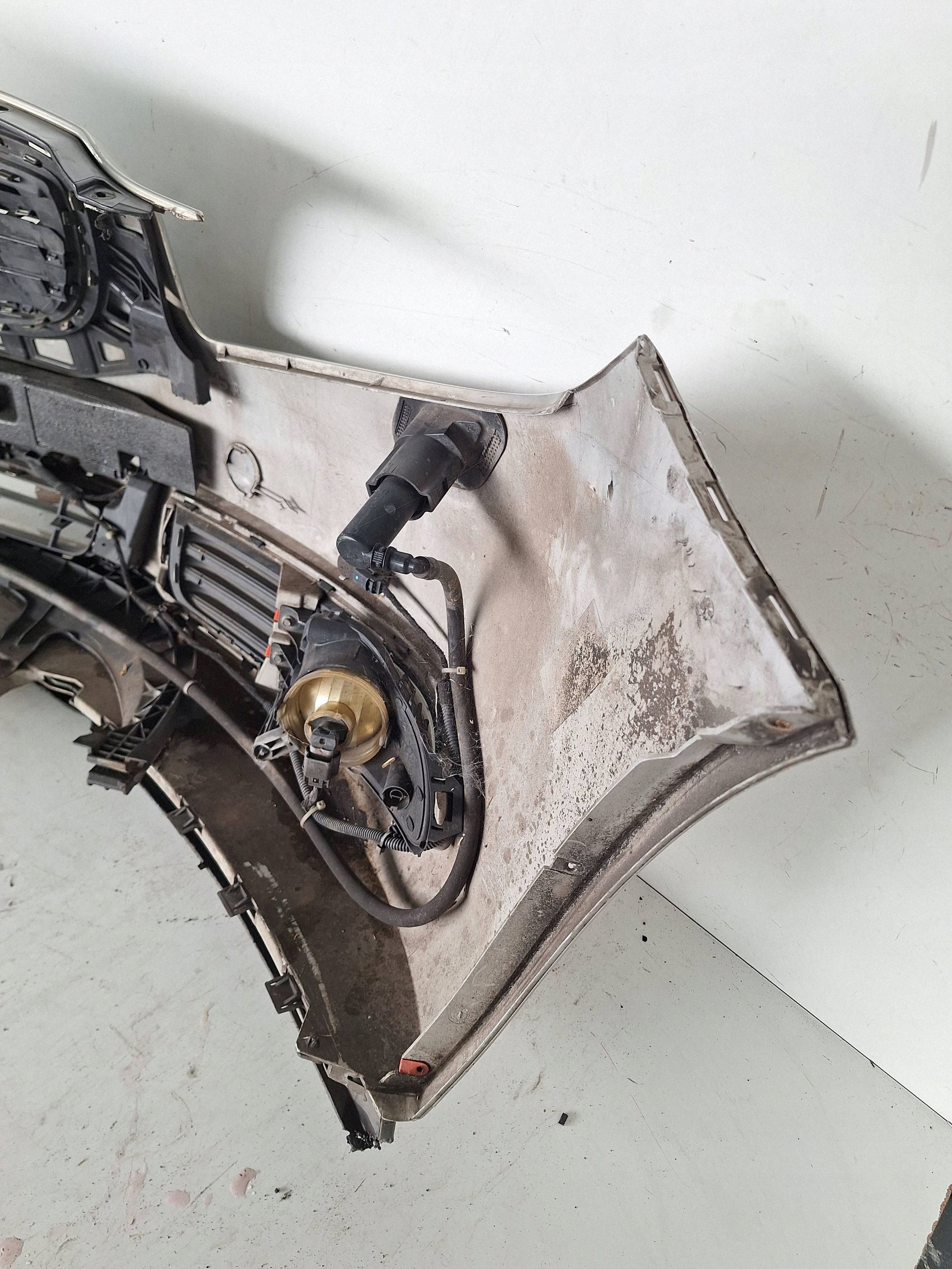 OPEL INSIGNIA A 08-13 bumper + XENON + PDC 13288286