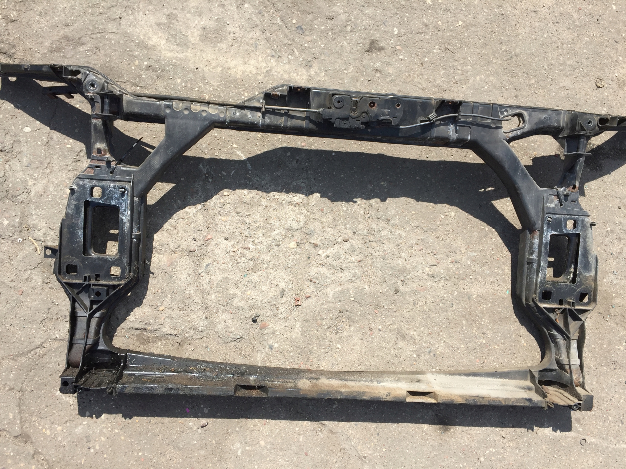 AUDI A4 B8 A5 8T support panel for radiators pillar iron