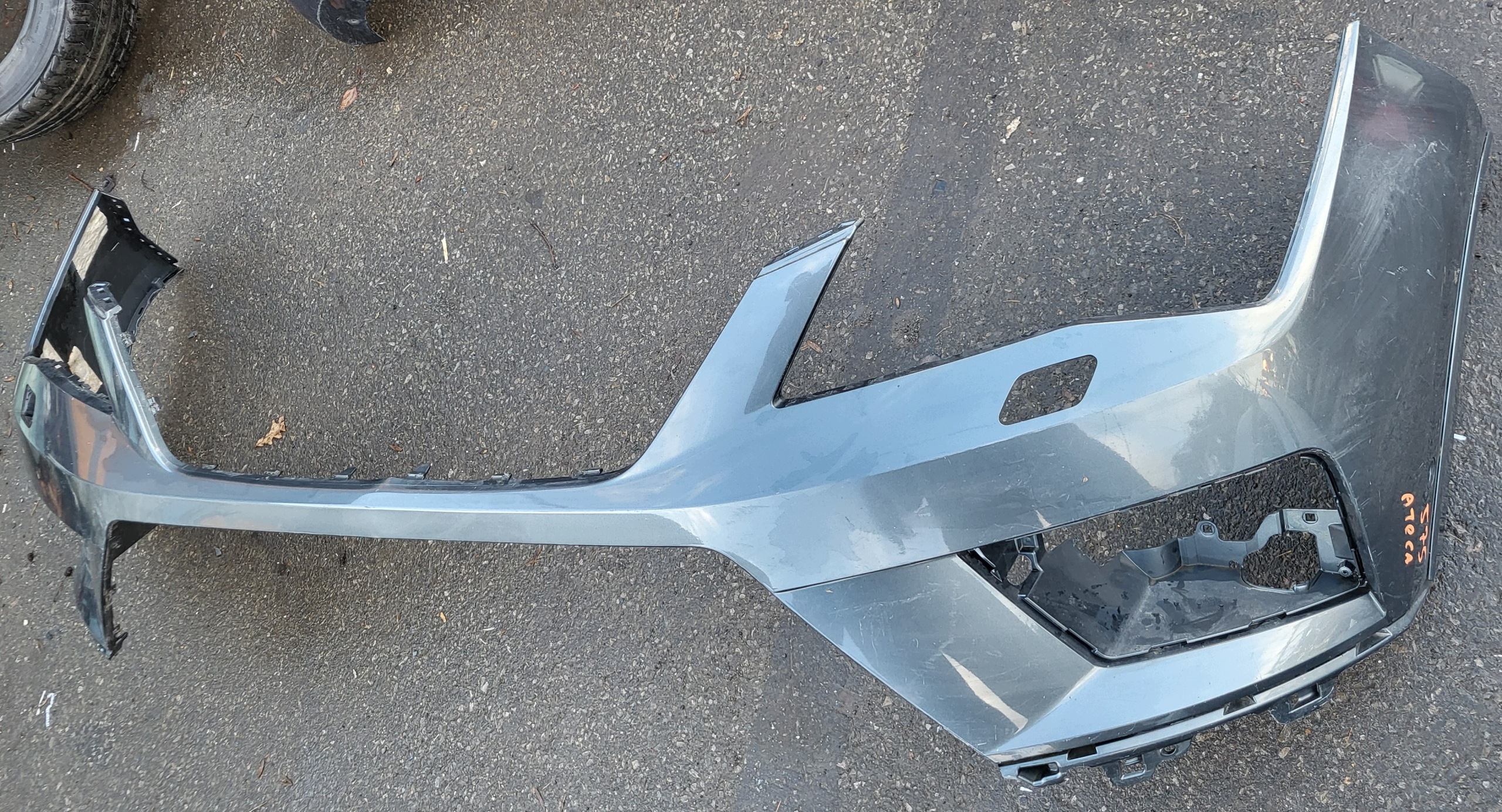 bumper front front SEAT ATECA RHODIUM GREY METALIZOWANY grey 575807221