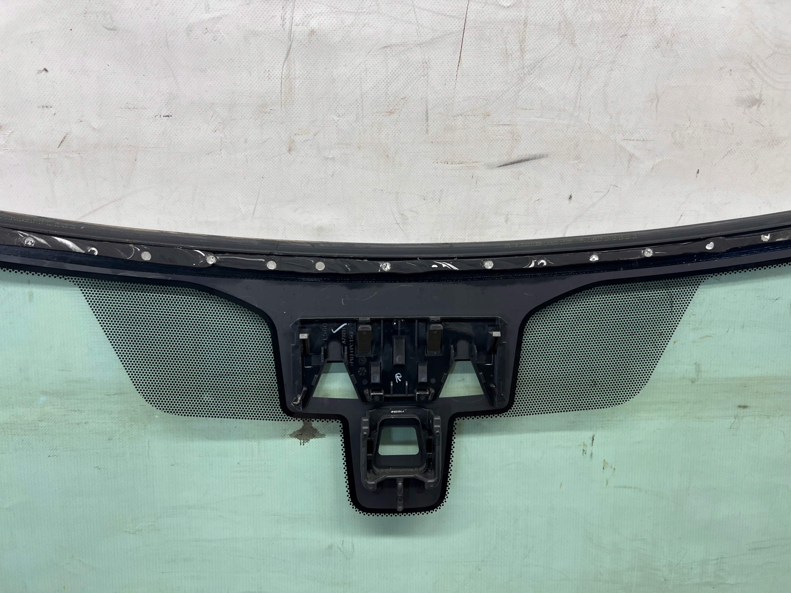 Range Rover Velar windscreen