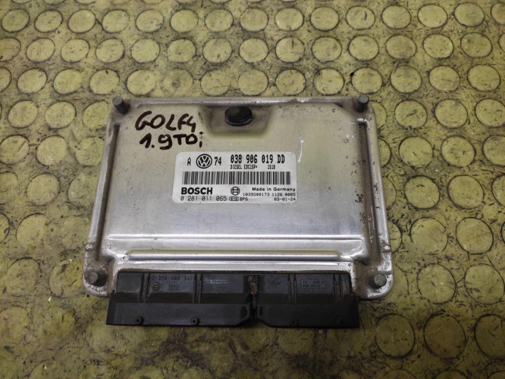 VW GOLF IV 1.9 TDI control unit of the engine 0281011065