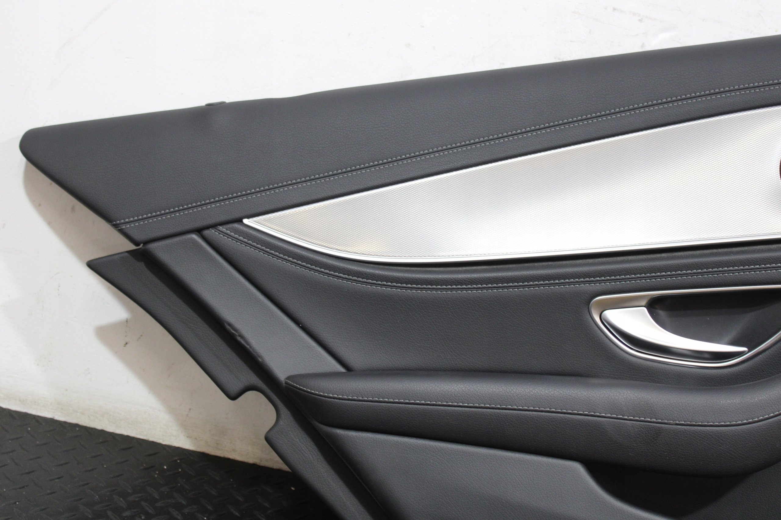 upholstery side door left rear part MERCEDES E-KLASA W213 AMG