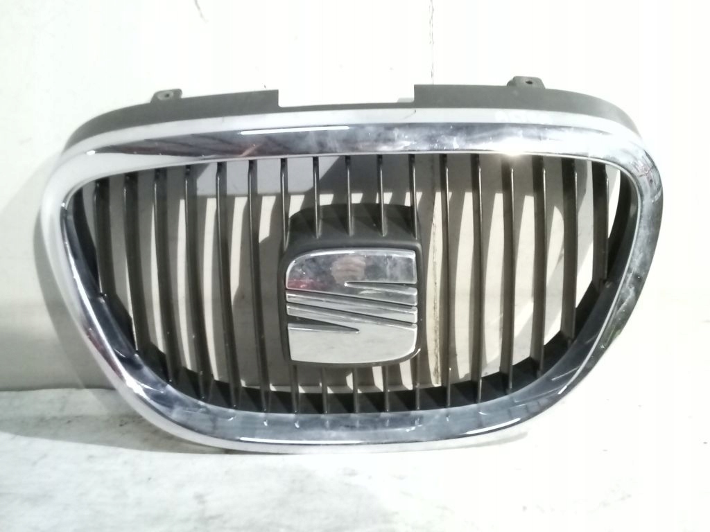 seat ALTEA решетка радиатора