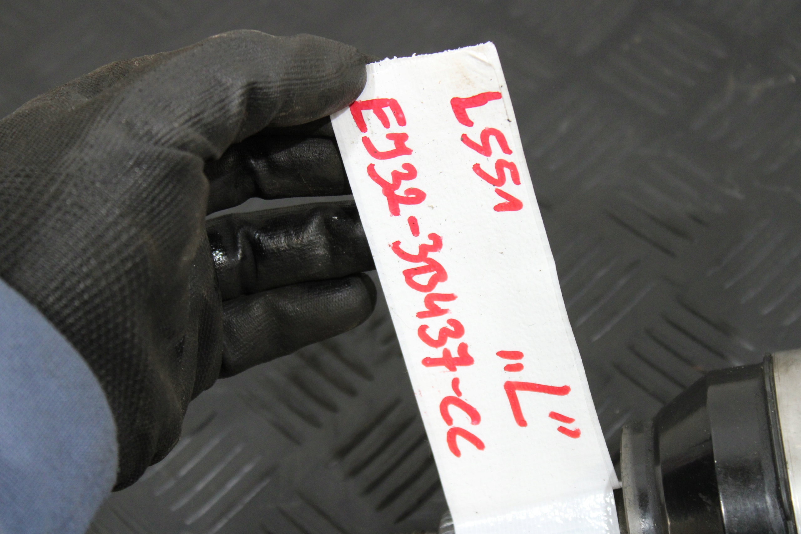semi-axis semi-axis left front EJ32-3B437-CC LAND ROVER EVOQUE II 2 L551