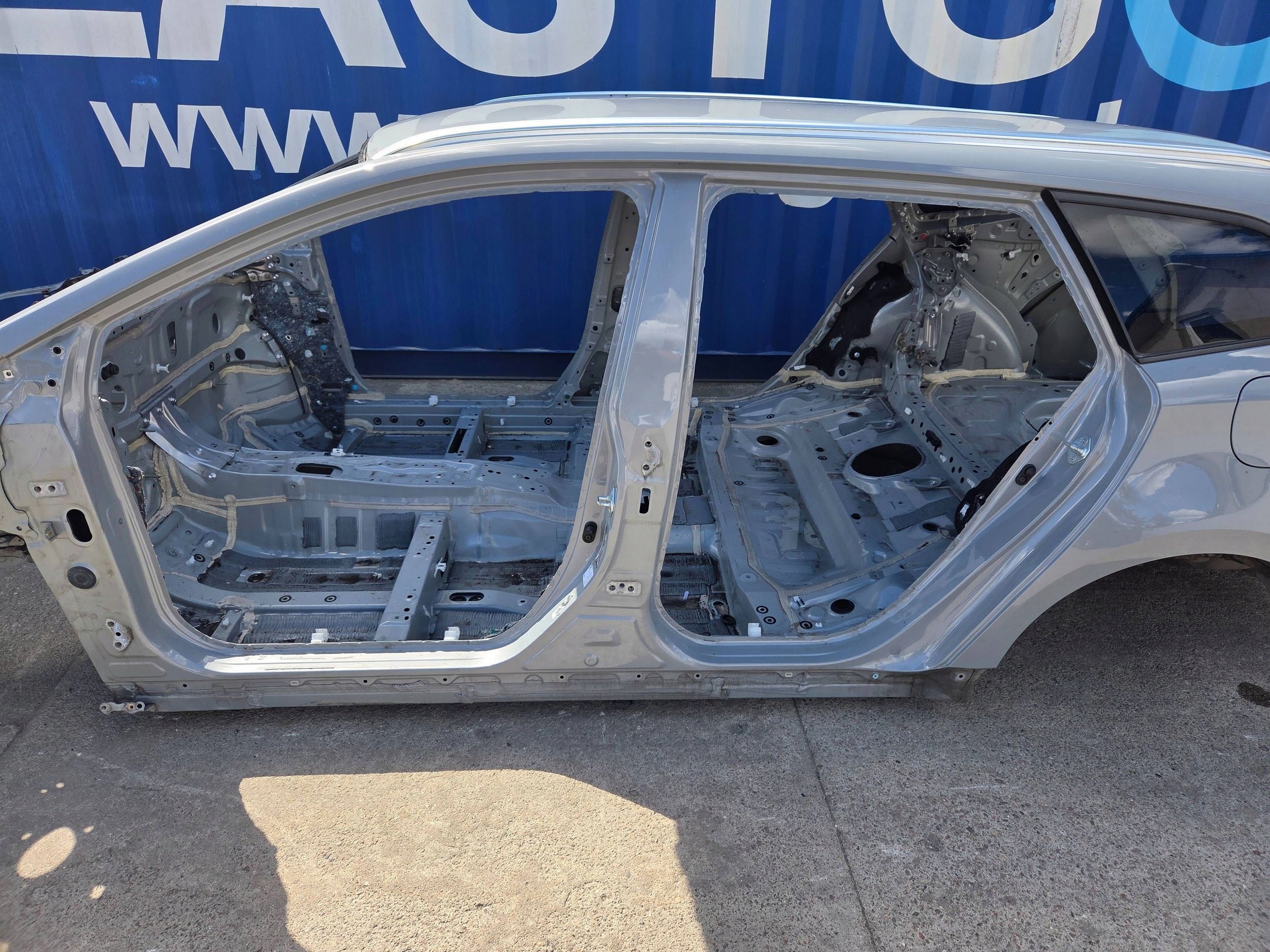 Toyota Corolla E21 Kombi threshold left