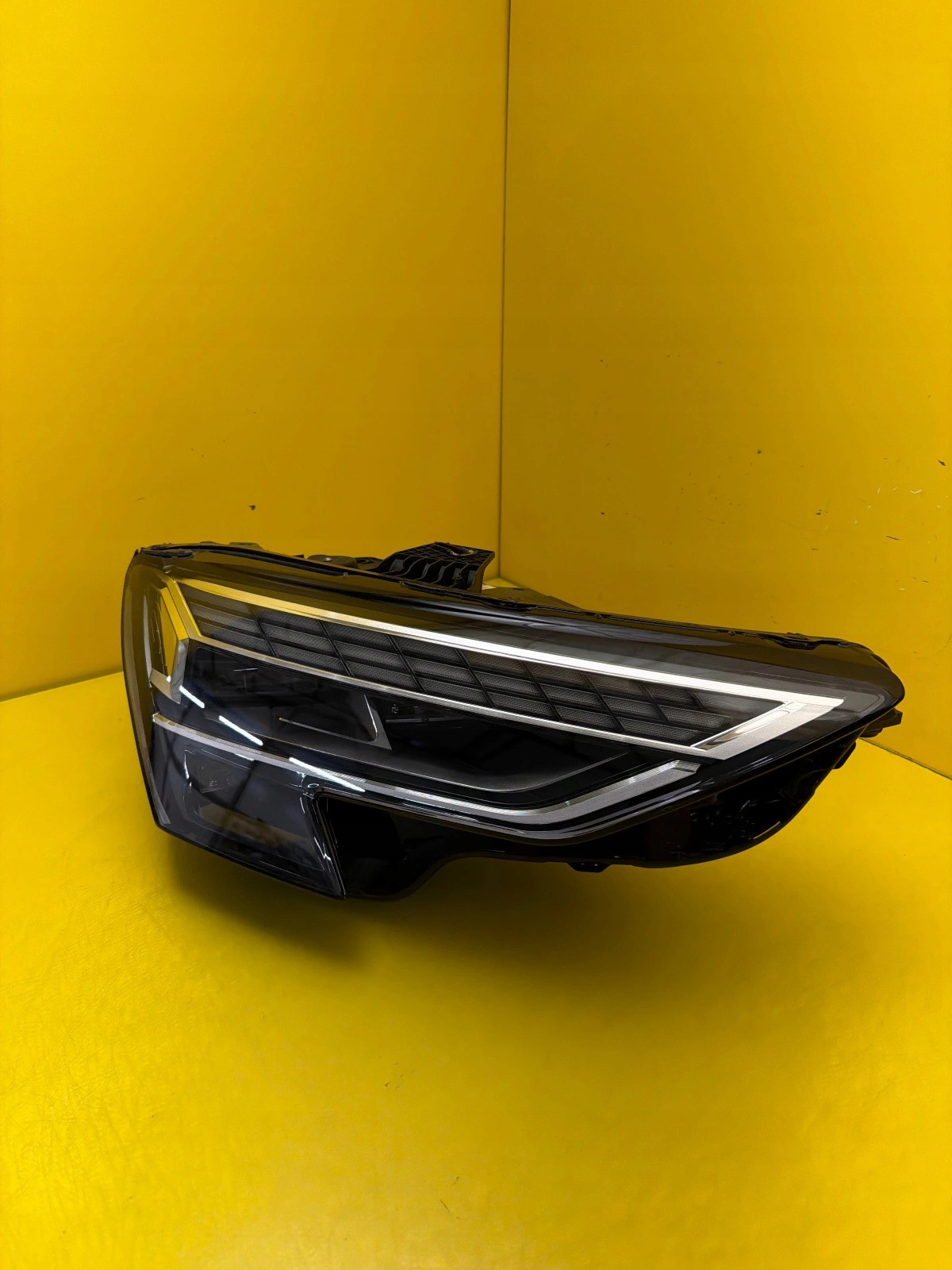 light right Audi A3 8Y Lift 2024- Matrix 8Y0941036H