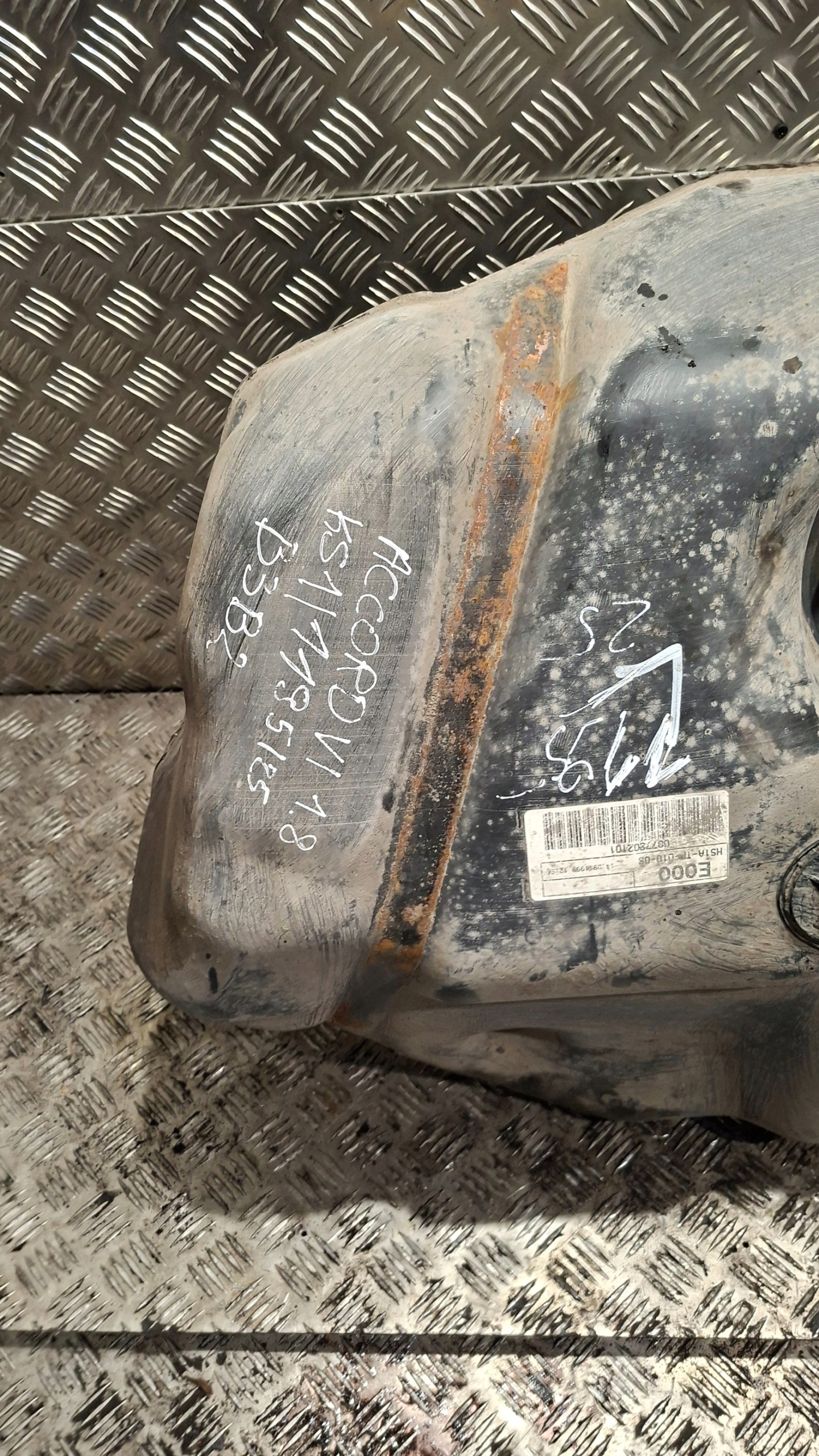 tank HONDA ACCORD VI 1.8