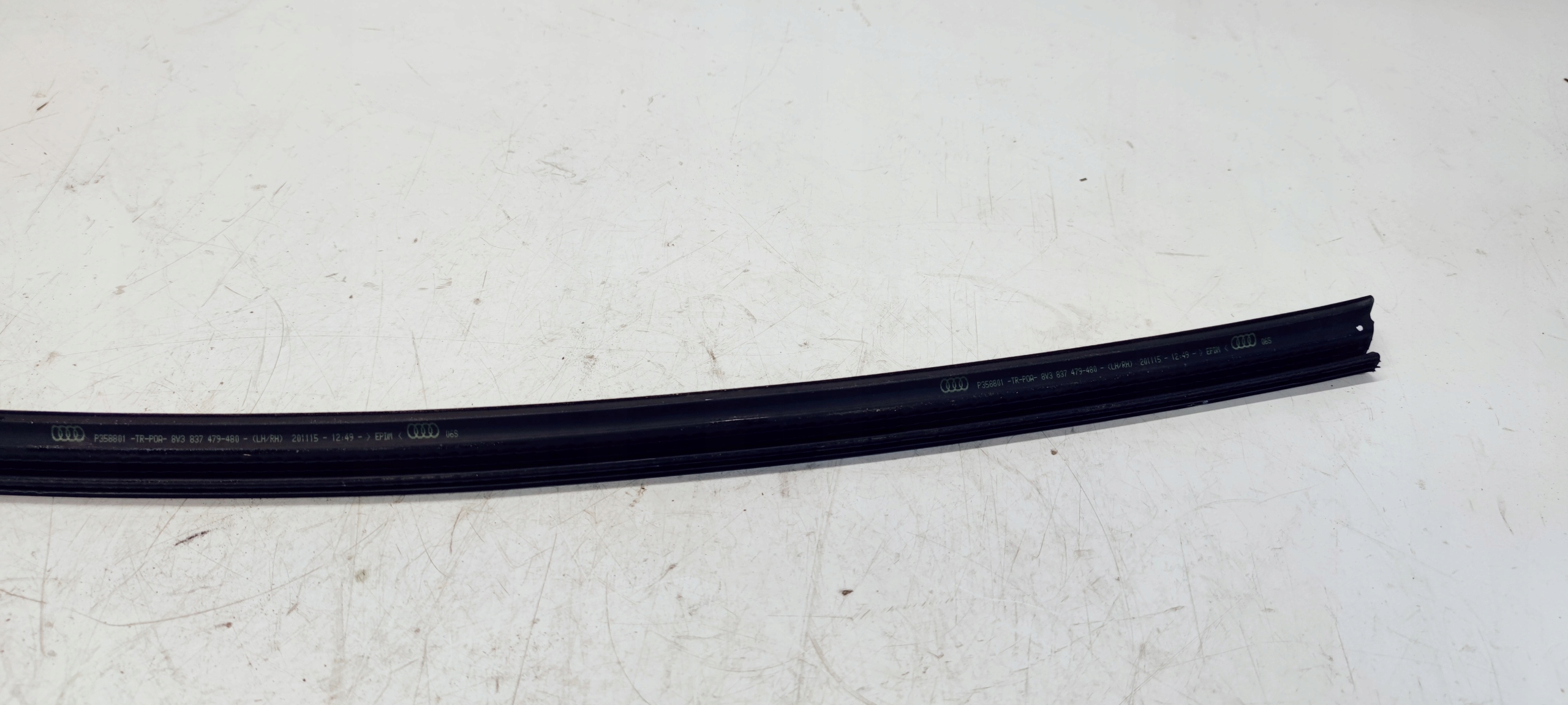 gasket door windows left right AUDI A3 8V3837479