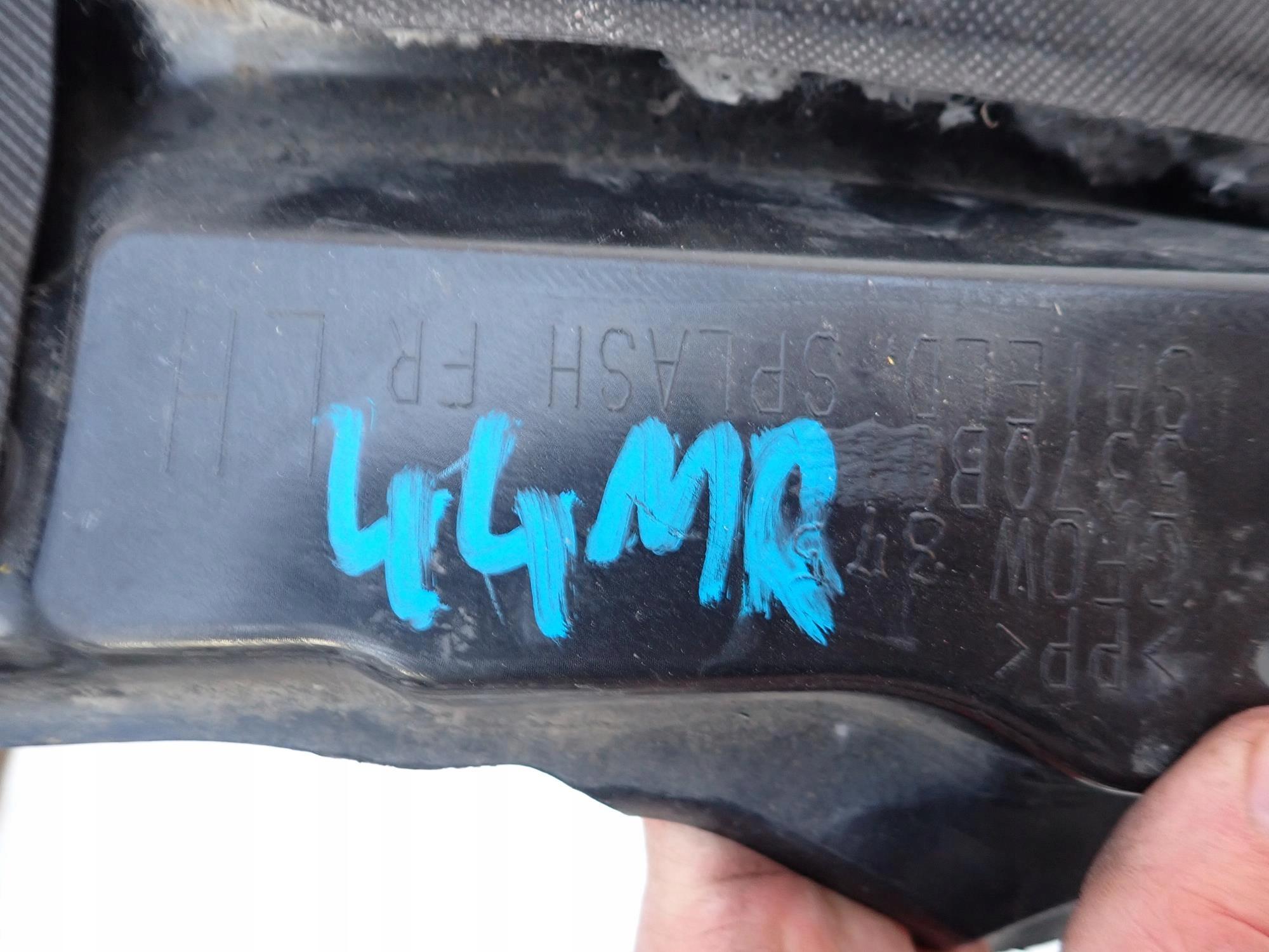 MITSUBISHI OUTLANDER III 3 12-22 mudguard front front left